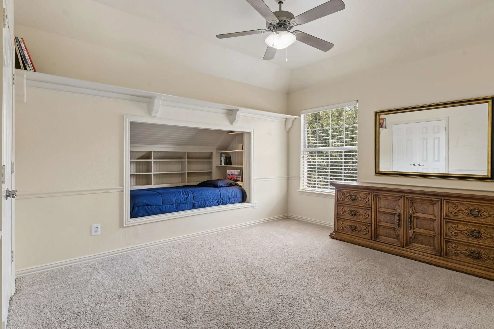 Single Family Residence For Sale in Collin County , 8609 Spectrum Drive, Mc Kinney, Texas 75072, 4 Bedroom, 4 Bathroom, 2 Garage spaces, 2,916 Sqft, built in 1999, mls#21351358, Real Estate Agent in Mc Kinney, Homes For Sale in Collin county, Homes For Sale in Mc Kinney, Realtor in Mc Kinney Texas, Real Estate Brokerage Independent Realty Texas, Luminita Cordes Realtor