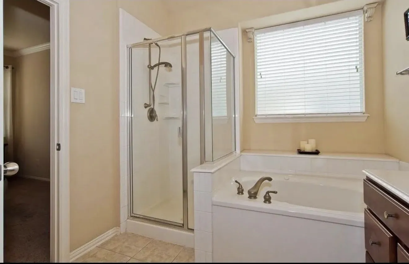 Single Family Residence For Rent in Denton County , 14717 Eaglemont Drive, Little Elm, Texas 75068, 3 Bedroom, 2 Bathroom, 2 Garage spaces, 1,790 Sqft, built in 2005, mls#21351889, Real Estate Agent in Little Elm, Homes For Rent in Denton county, Homes For Rent in Little Elm, Realtor in Little Elm Texas, Real Estate Brokerage Independent Realty Texas, Luminita Cordes Realtor
