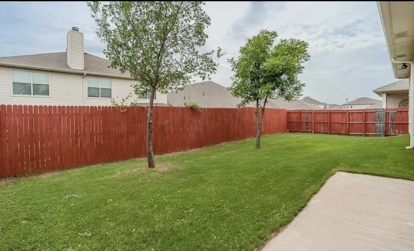Single Family Residence For Rent in Denton County , 14717 Eaglemont Drive, Little Elm, Texas 75068, 3 Bedroom, 2 Bathroom, 2 Garage spaces, 1,790 Sqft, built in 2005, mls#21351889, Real Estate Agent in Little Elm, Homes For Rent in Denton county, Homes For Rent in Little Elm, Realtor in Little Elm Texas, Real Estate Brokerage Independent Realty Texas, Luminita Cordes Realtor