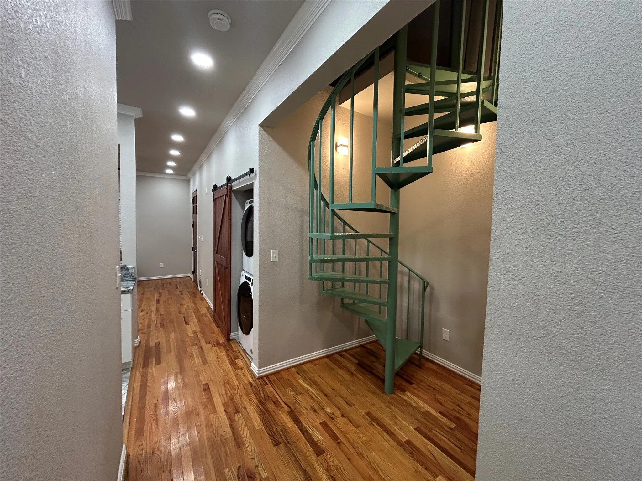 Single Family Residence For Rent in Dallas County , 505 S Storey Street, Dallas, Texas 75203, 2 Bedrooms, 1 Bathroom, Garage spaces, 975 Sqft, built in 1945, Price $1,900, mls#21352130, Real Estate Agent in Dallas, Homes For Rent in Dallas county, Homes For Rent in Dallas, Realtor in Dallas Texas, Real Estate Brokerage Independent Realty Texas, Luminita Cordes Realtor