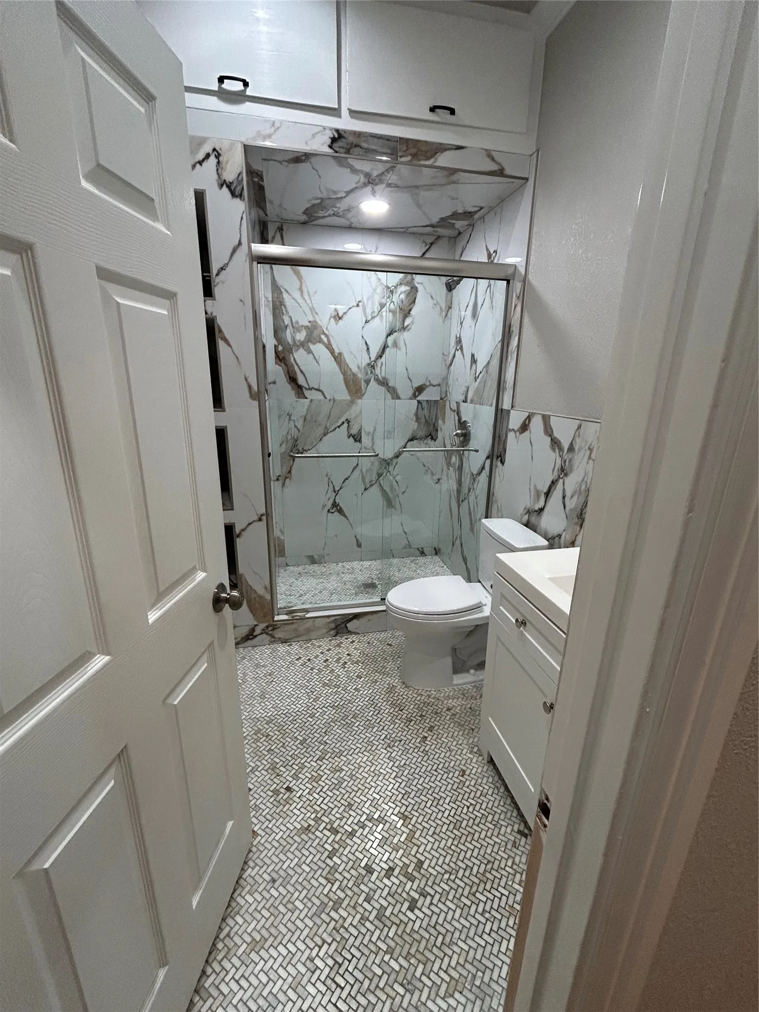 Single Family Residence For Rent in Dallas County , 505 S Storey Street, Dallas, Texas 75203, 2 Bedrooms, 1 Bathroom, Garage spaces, 975 Sqft, built in 1945, Price $1,900, mls#21352130, Real Estate Agent in Dallas, Homes For Rent in Dallas county, Homes For Rent in Dallas, Realtor in Dallas Texas, Real Estate Brokerage Independent Realty Texas, Luminita Cordes Realtor
