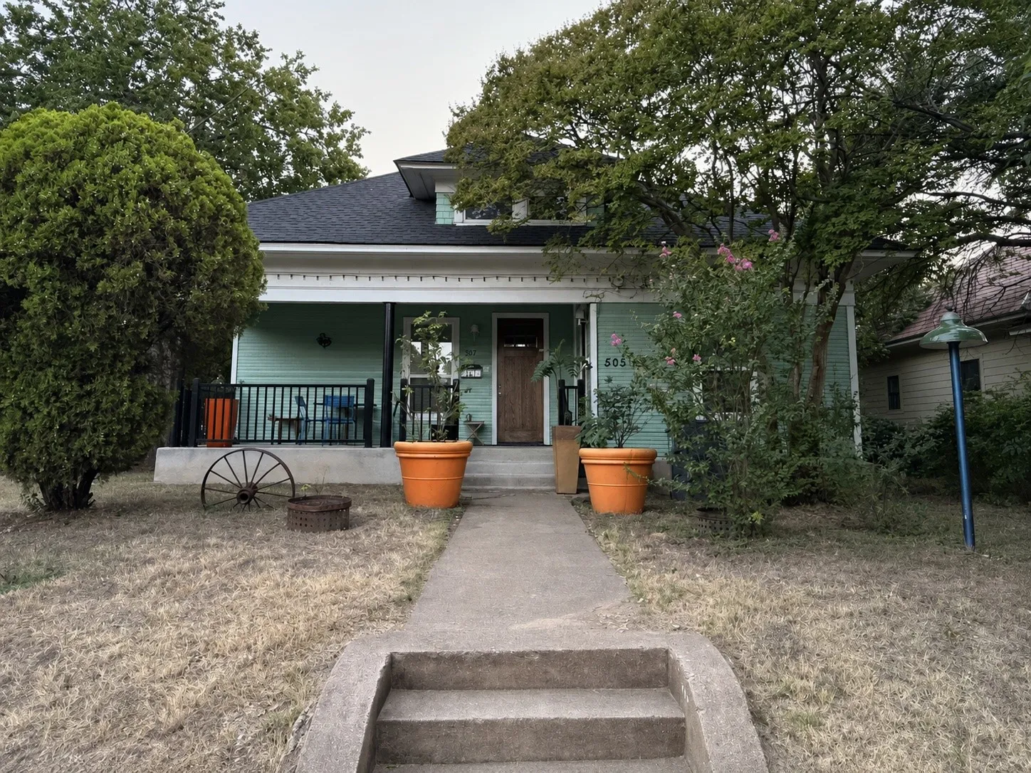 Single Family Residence For Rent in Dallas County , 505 S Storey Street, Dallas, Texas 75203, 2 Bedrooms, 1 Bathroom, Garage spaces, 975 Sqft, built in 1945, Price $1,900, mls#21352130, Real Estate Agent in Dallas, Homes For Rent in Dallas county, Homes For Rent in Dallas, Realtor in Dallas Texas, Real Estate Brokerage Independent Realty Texas, Luminita Cordes Realtor