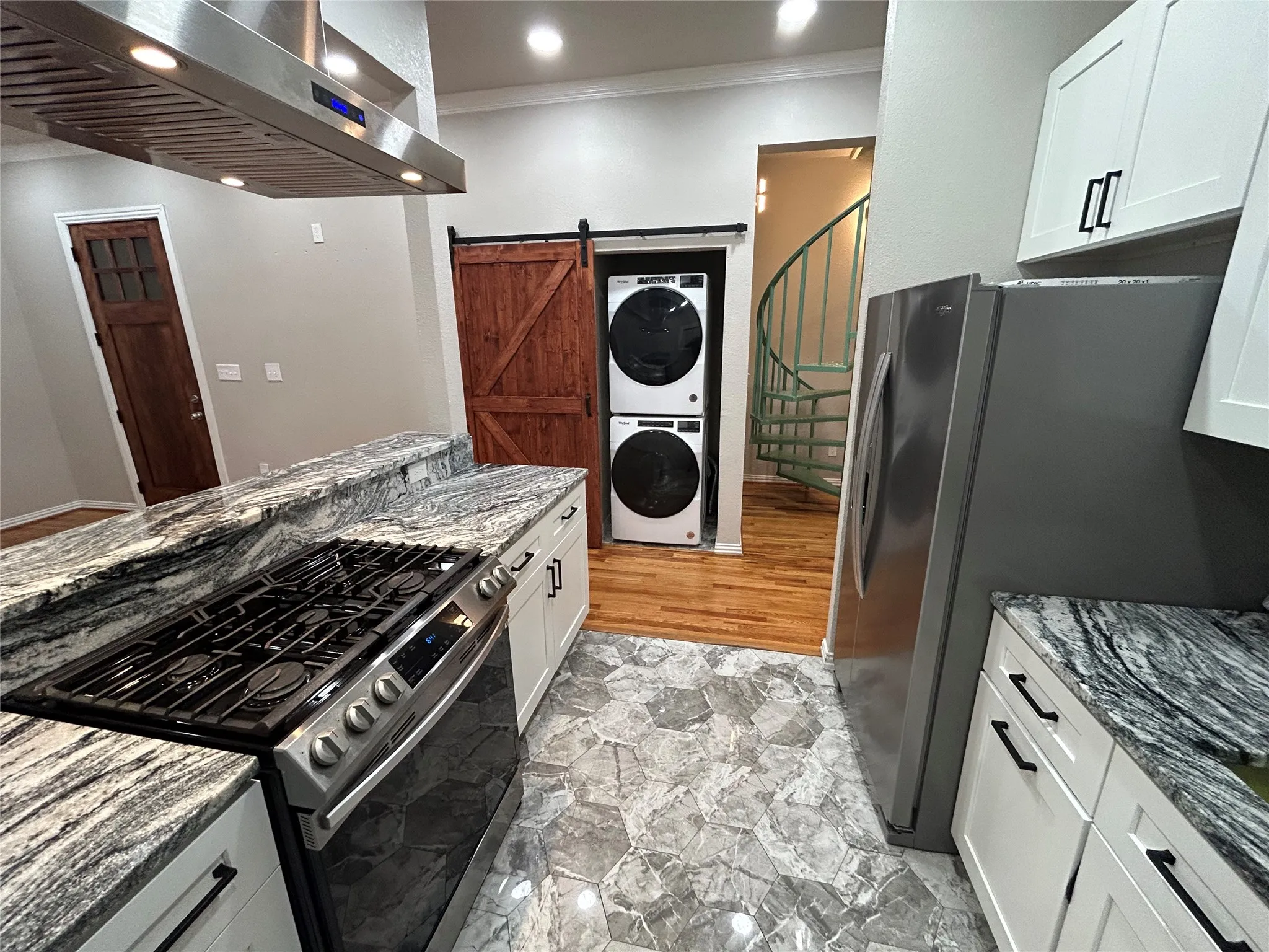 Single Family Residence For Rent in Dallas County , 505 S Storey Street, Dallas, Texas 75203, 2 Bedrooms, 1 Bathroom, Garage spaces, 975 Sqft, built in 1945, Price $1,900, mls#21352130, Real Estate Agent in Dallas, Homes For Rent in Dallas county, Homes For Rent in Dallas, Realtor in Dallas Texas, Real Estate Brokerage Independent Realty Texas, Luminita Cordes Realtor