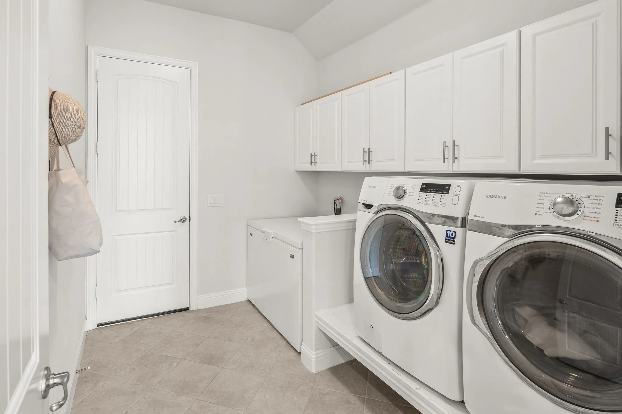 Single Family Residence For Sale in Collin County , 4312 Juniper Lane, Melissa, Texas 75454, 3 Bedroom, 2 Bathroom, 2 Garage spaces, 2,222 Sqft, built in 2018, mls#21351678, Real Estate Agent in Melissa, Homes For Sale in Collin county, Homes For Sale in Melissa, Realtor in Melissa Texas, Real Estate Brokerage Independent Realty Texas, Luminita Cordes Realtor