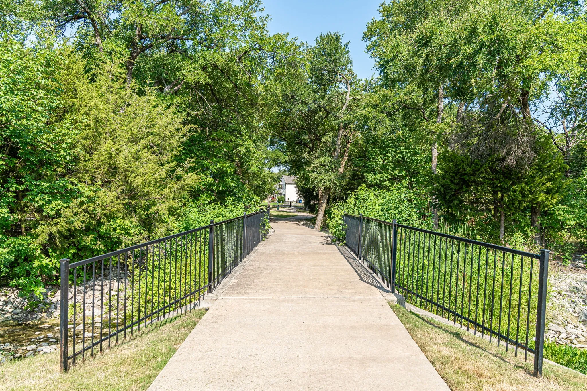 Single Family Residence For Sale in Collin County , 4312 Juniper Lane, Melissa, Texas 75454, 3 Bedroom, 2 Bathroom, 2 Garage spaces, 2,222 Sqft, built in 2018, mls#21351678, Real Estate Agent in Melissa, Homes For Sale in Collin county, Homes For Sale in Melissa, Realtor in Melissa Texas, Real Estate Brokerage Independent Realty Texas, Luminita Cordes Realtor