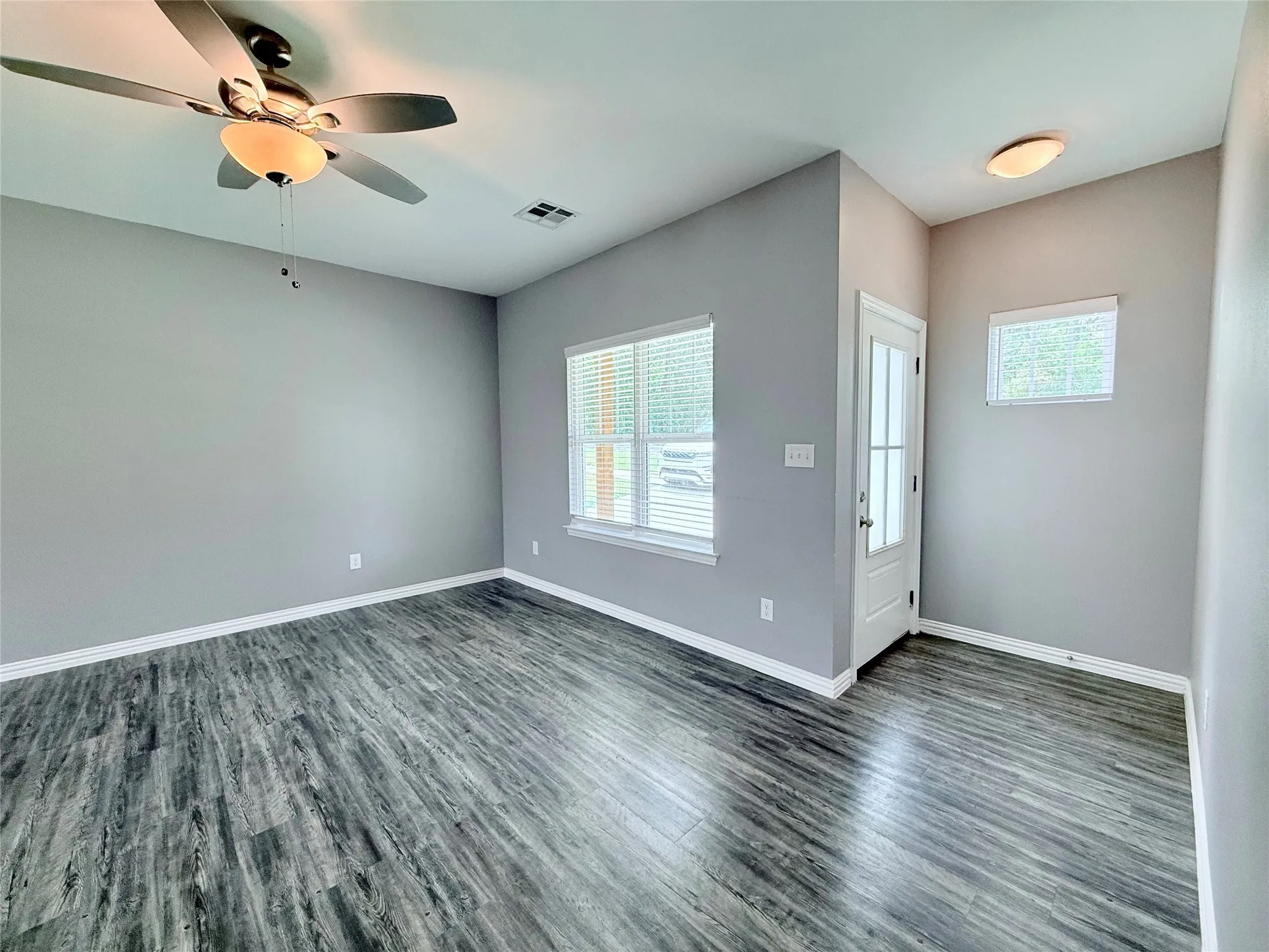 Single Family Residence For Rent in Grayson County , 600 E Shepherd Street, Denison, Texas 75021, 3 Bedroom, 2 Bathroom, 1 Garage spaces, 1,274 Sqft, built in 2023, mls#21352359, Real Estate Agent in Denison, Homes For Rent in Grayson county, Homes For Rent in Denison, Realtor in Denison Texas, Real Estate Brokerage Independent Realty Texas, Luminita Cordes Realtor
