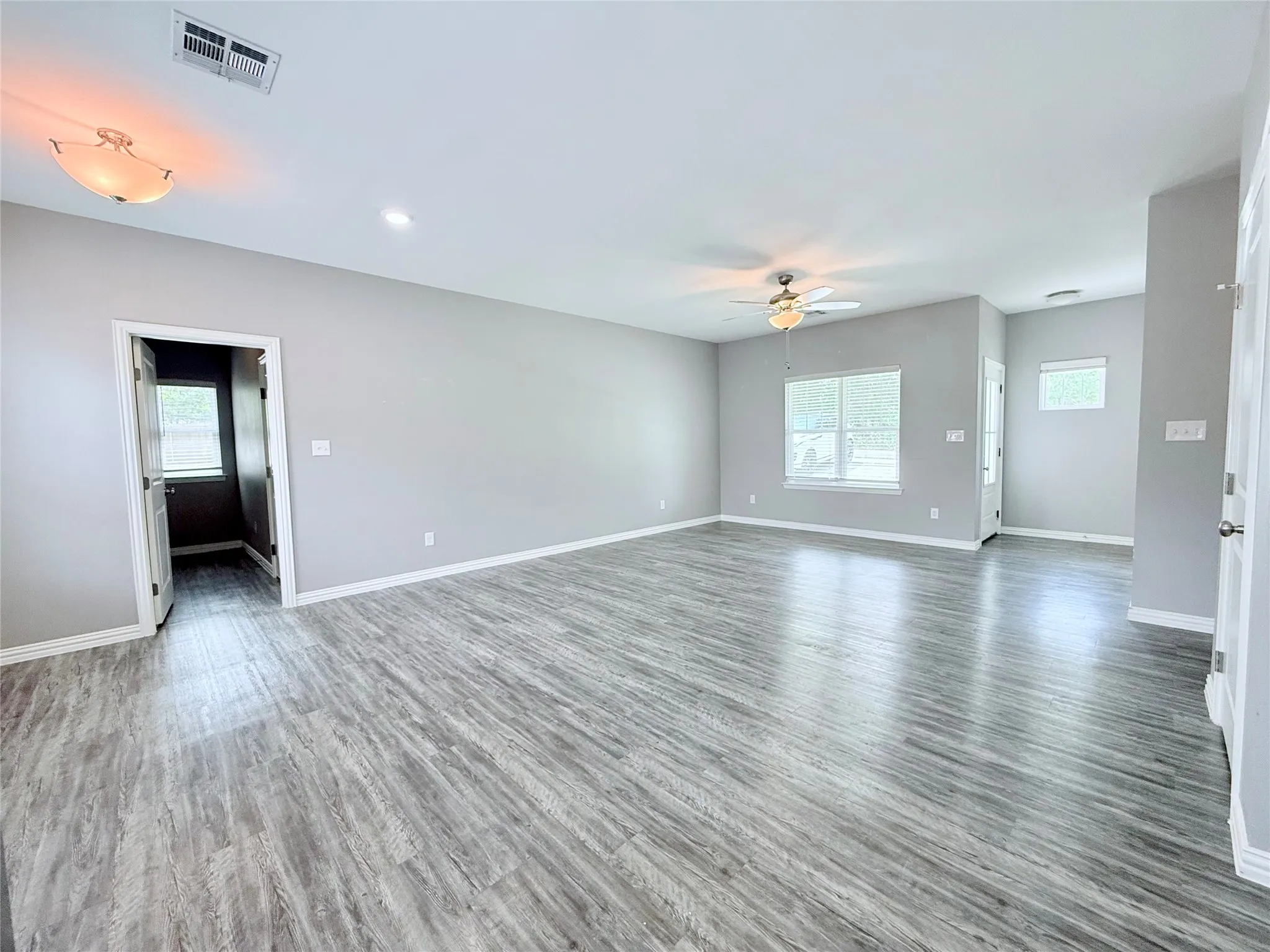 Single Family Residence For Rent in Grayson County , 600 E Shepherd Street, Denison, Texas 75021, 3 Bedroom, 2 Bathroom, 1 Garage spaces, 1,274 Sqft, built in 2023, mls#21352359, Real Estate Agent in Denison, Homes For Rent in Grayson county, Homes For Rent in Denison, Realtor in Denison Texas, Real Estate Brokerage Independent Realty Texas, Luminita Cordes Realtor