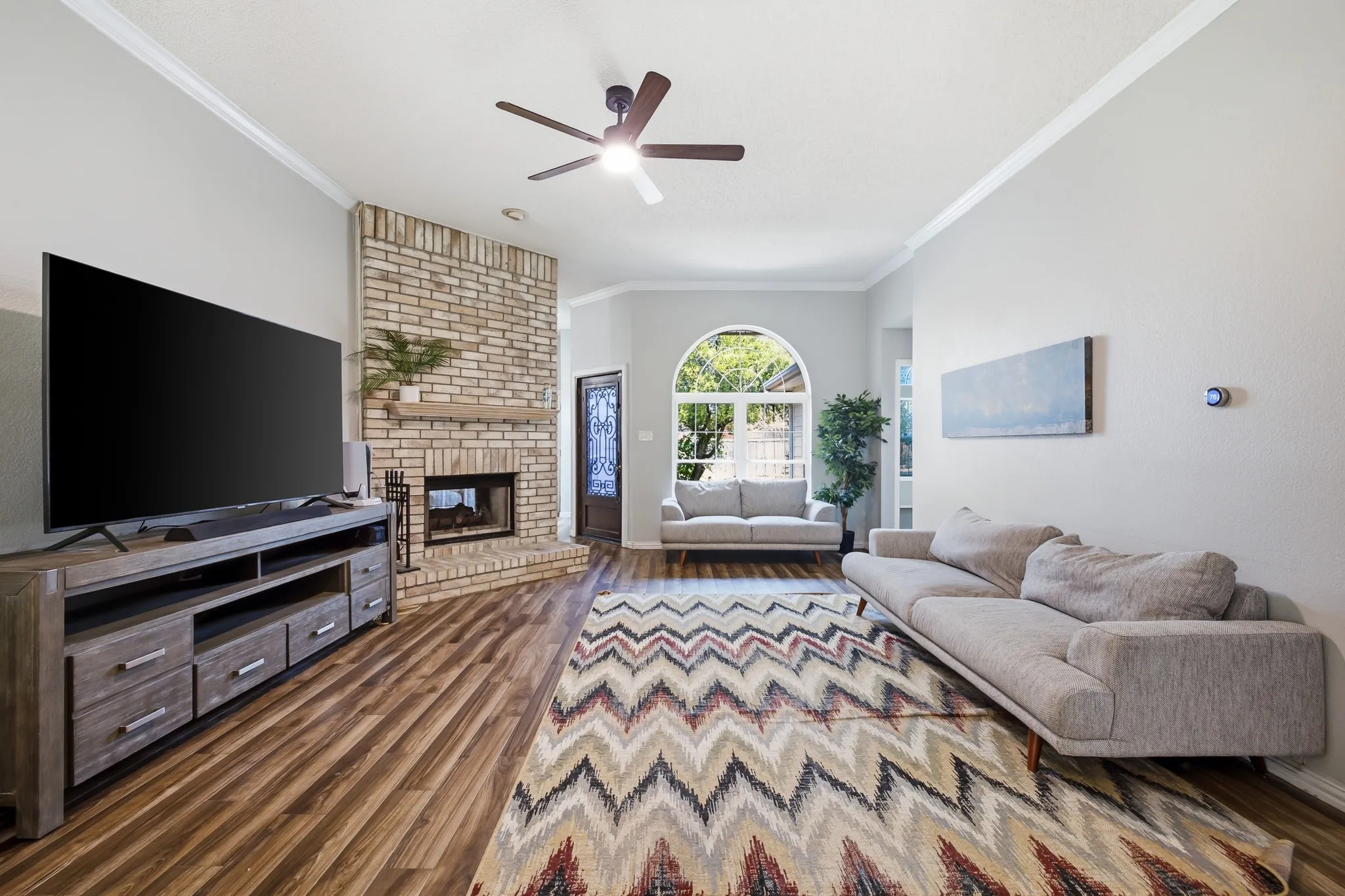 Single Family Residence For Sale in Denton County , 1517 Palisades Drive, Carrollton, Texas 75007, 3 Bedroom, 2 Bathroom, 2 Garage spaces, 1,933 Sqft, built in 1989, mls#21350267, Real Estate Agent in Carrollton, Homes For Sale in Denton county, Homes For Sale in Carrollton, Realtor in Carrollton Texas, Real Estate Brokerage Independent Realty Texas, Luminita Cordes Realtor