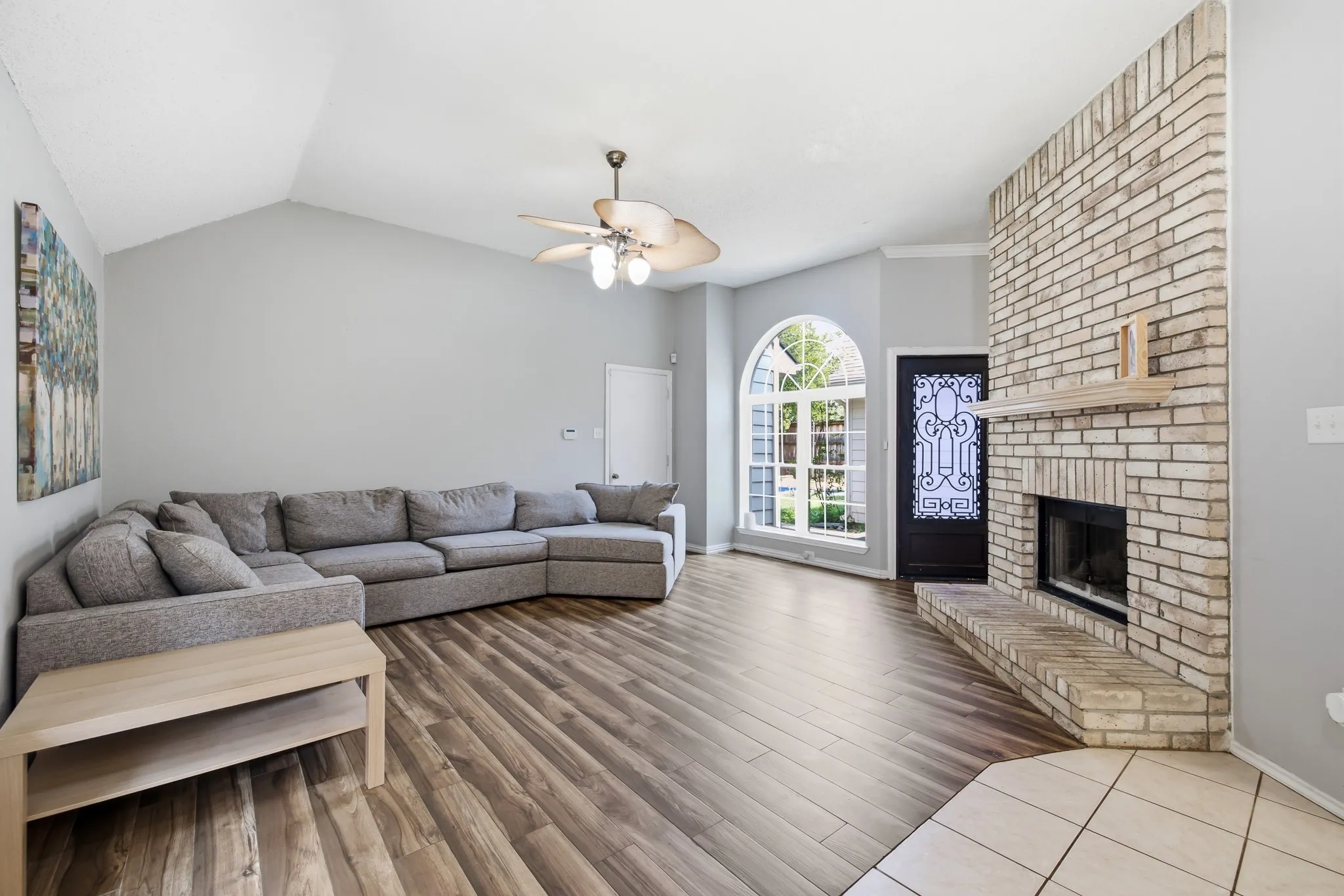 Single Family Residence For Sale in Denton County , 1517 Palisades Drive, Carrollton, Texas 75007, 3 Bedroom, 2 Bathroom, 2 Garage spaces, 1,933 Sqft, built in 1989, mls#21350267, Real Estate Agent in Carrollton, Homes For Sale in Denton county, Homes For Sale in Carrollton, Realtor in Carrollton Texas, Real Estate Brokerage Independent Realty Texas, Luminita Cordes Realtor