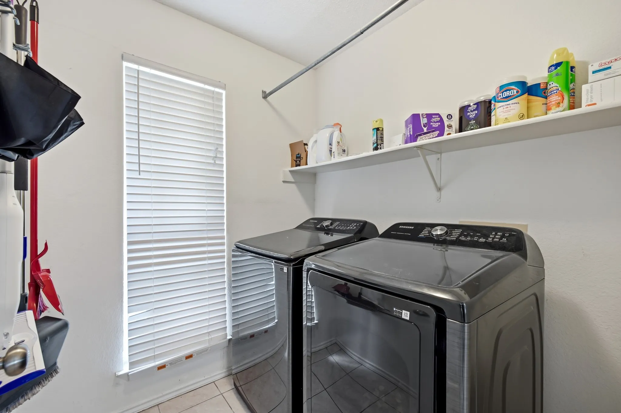 Single Family Residence For Sale in Denton County , 1517 Palisades Drive, Carrollton, Texas 75007, 3 Bedroom, 2 Bathroom, 2 Garage spaces, 1,933 Sqft, built in 1989, mls#21350267, Real Estate Agent in Carrollton, Homes For Sale in Denton county, Homes For Sale in Carrollton, Realtor in Carrollton Texas, Real Estate Brokerage Independent Realty Texas, Luminita Cordes Realtor
