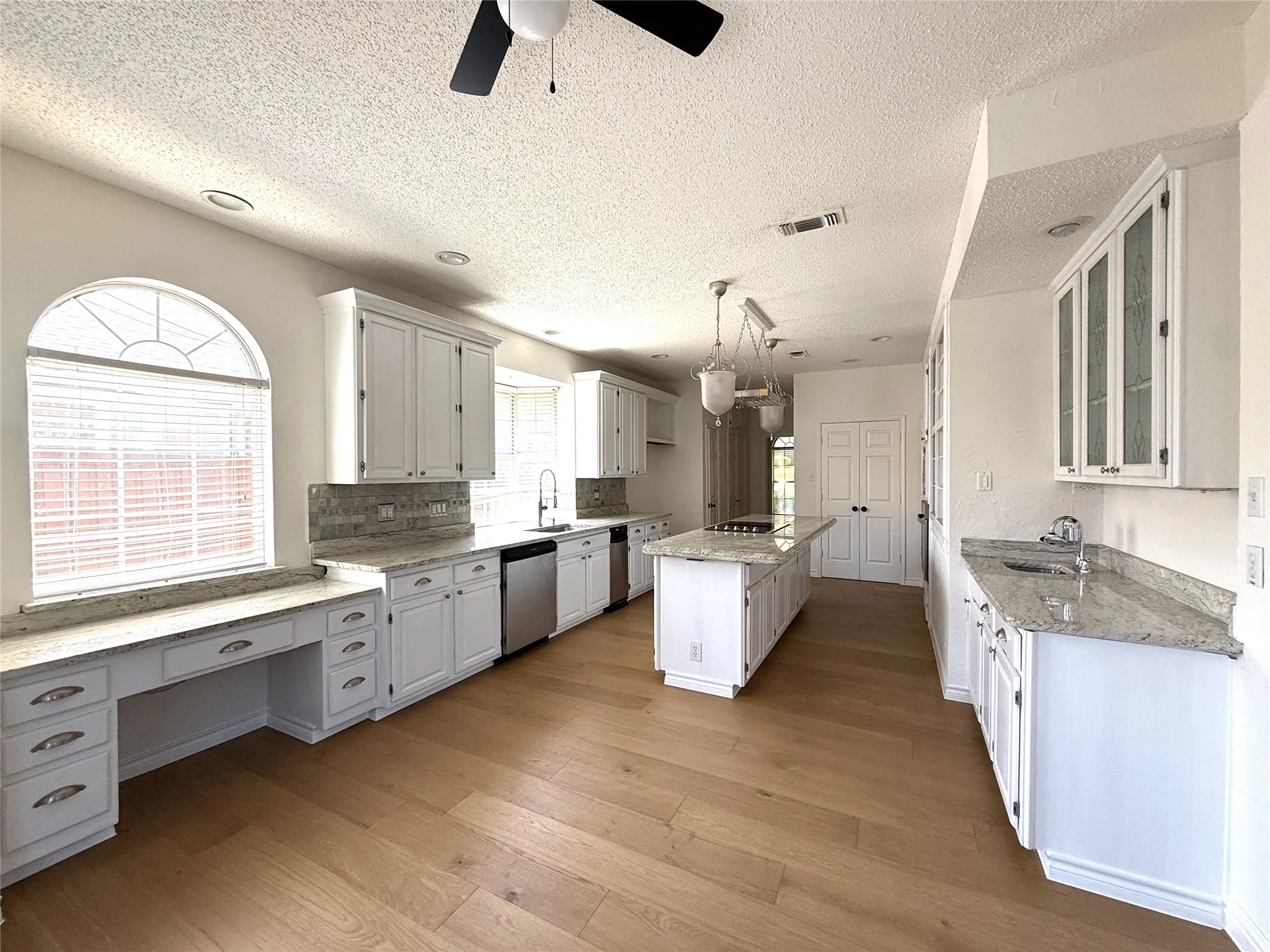 Single Family Residence For Sale in Collin County , 7212 Swallow Branch Lane, Plano, Texas 75025, 5 Bedroom, 3 Bathroom, 2 Garage spaces, 2,863 Sqft, built in 1989, mls#21352024, Real Estate Agent in Plano, Homes For Sale in Collin county, Homes For Sale in Plano, Realtor in Plano Texas, Real Estate Brokerage Independent Realty Texas, Luminita Cordes Realtor
