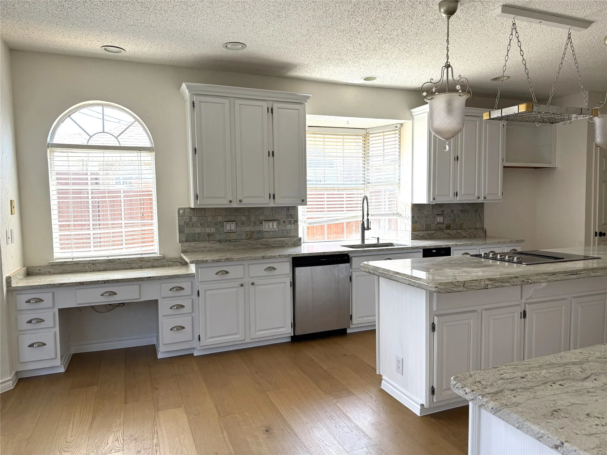 Single Family Residence For Sale in Collin County , 7212 Swallow Branch Lane, Plano, Texas 75025, 5 Bedroom, 3 Bathroom, 2 Garage spaces, 2,863 Sqft, built in 1989, mls#21352024, Real Estate Agent in Plano, Homes For Sale in Collin county, Homes For Sale in Plano, Realtor in Plano Texas, Real Estate Brokerage Independent Realty Texas, Luminita Cordes Realtor