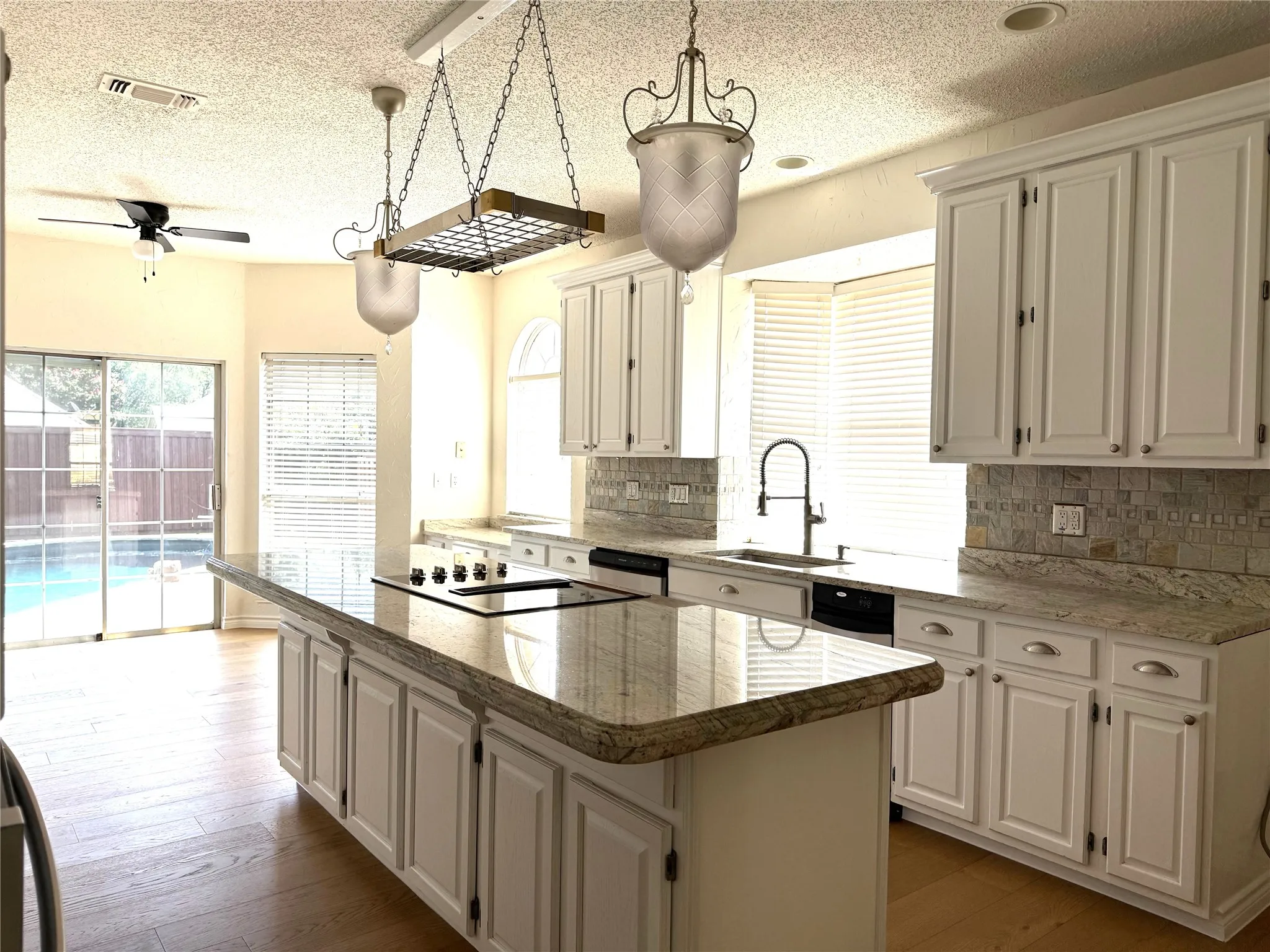 Single Family Residence For Sale in Collin County , 7212 Swallow Branch Lane, Plano, Texas 75025, 5 Bedroom, 3 Bathroom, 2 Garage spaces, 2,863 Sqft, built in 1989, mls#21352024, Real Estate Agent in Plano, Homes For Sale in Collin county, Homes For Sale in Plano, Realtor in Plano Texas, Real Estate Brokerage Independent Realty Texas, Luminita Cordes Realtor