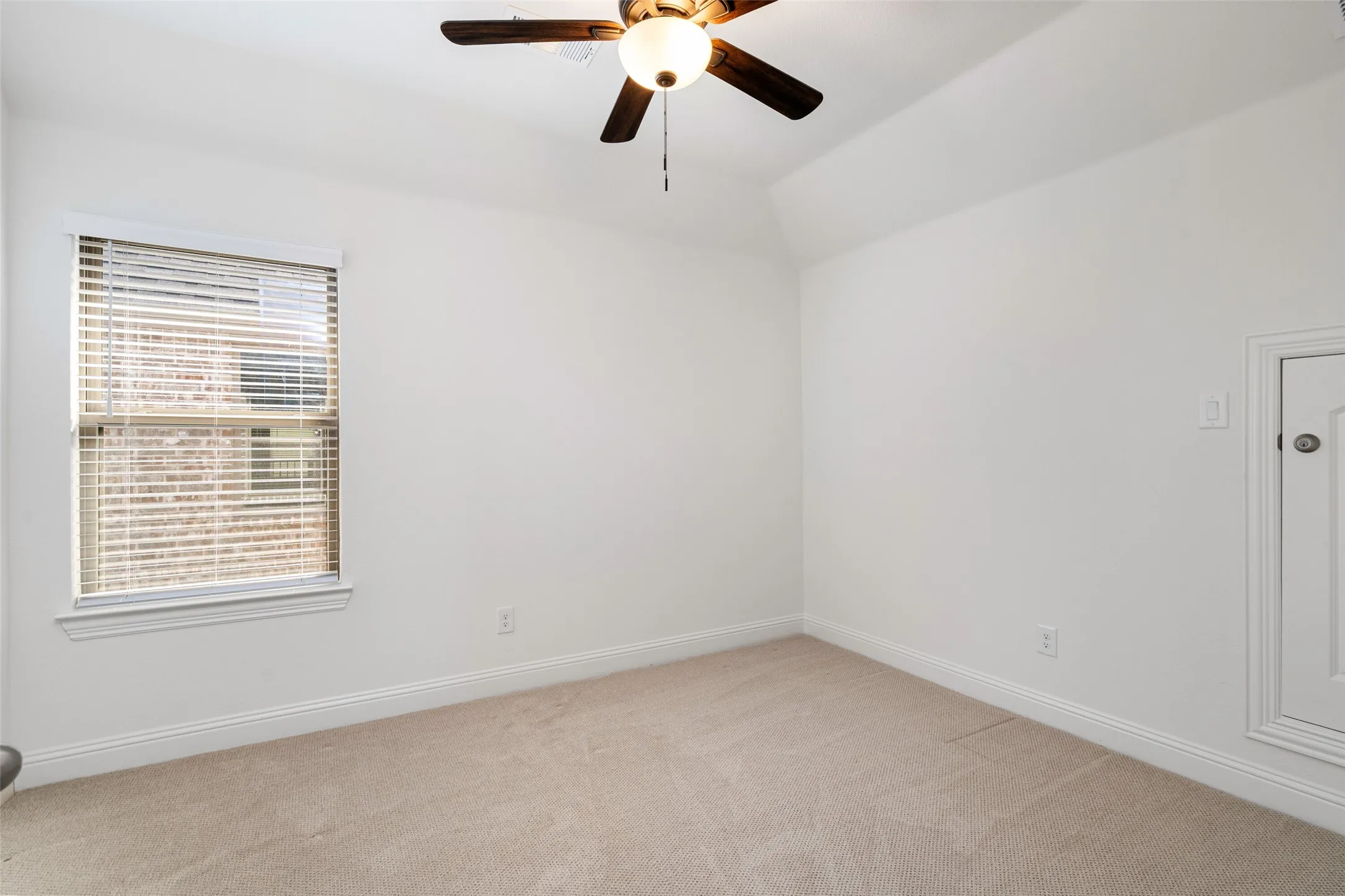 Single Family Residence For Sale in Collin County , 2600 Chester Drive, Celina, Texas 75009, 3 Bedroom, 3 Bathroom, 3 Garage spaces, 2,352 Sqft, built in 2024, mls#21350124, Real Estate Agent in Celina, Homes For Sale in Collin county, Homes For Sale in Celina, Realtor in Celina Texas, Real Estate Brokerage Independent Realty Texas, Luminita Cordes Realtor