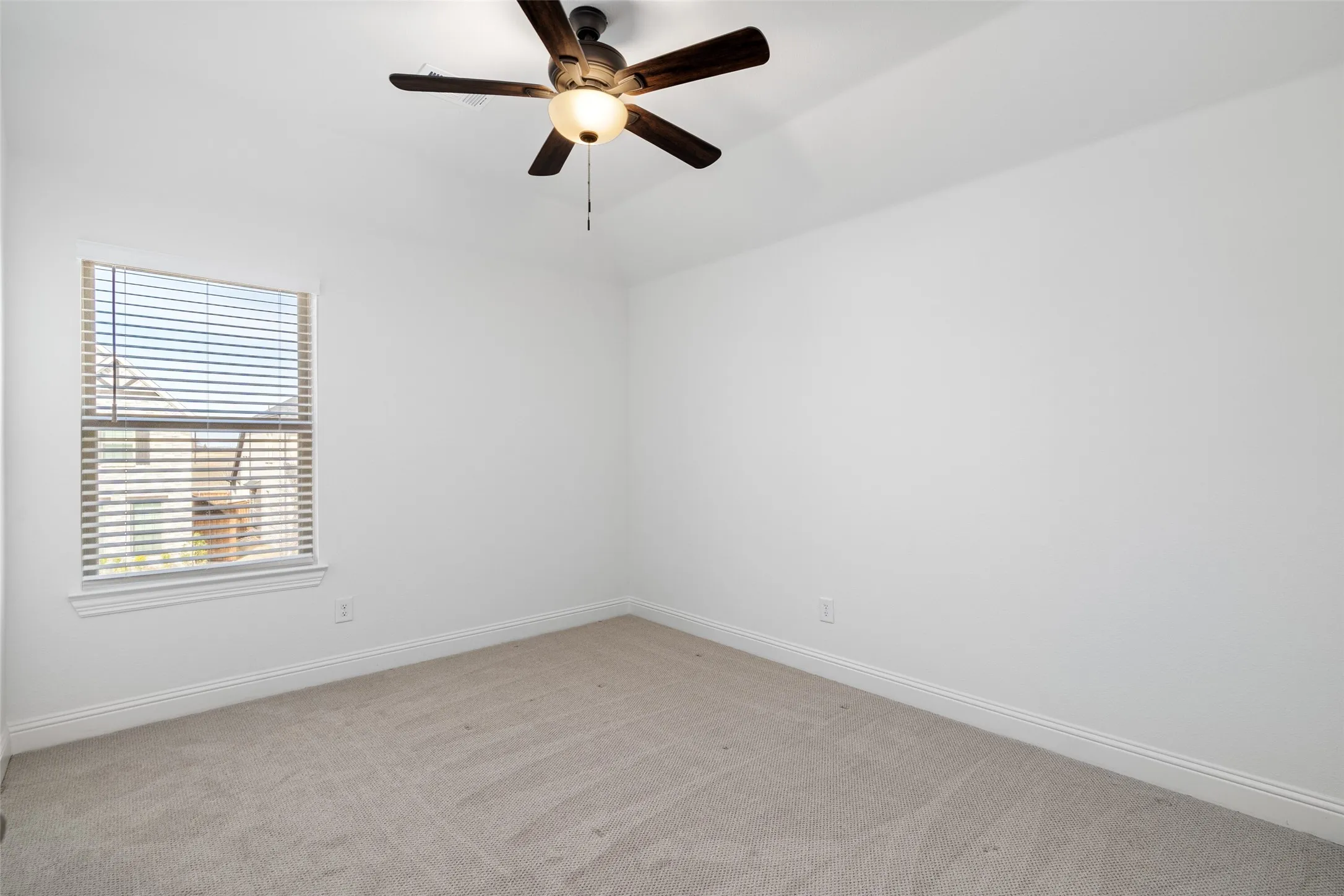Single Family Residence For Sale in Collin County , 2600 Chester Drive, Celina, Texas 75009, 3 Bedroom, 3 Bathroom, 3 Garage spaces, 2,352 Sqft, built in 2024, mls#21350124, Real Estate Agent in Celina, Homes For Sale in Collin county, Homes For Sale in Celina, Realtor in Celina Texas, Real Estate Brokerage Independent Realty Texas, Luminita Cordes Realtor