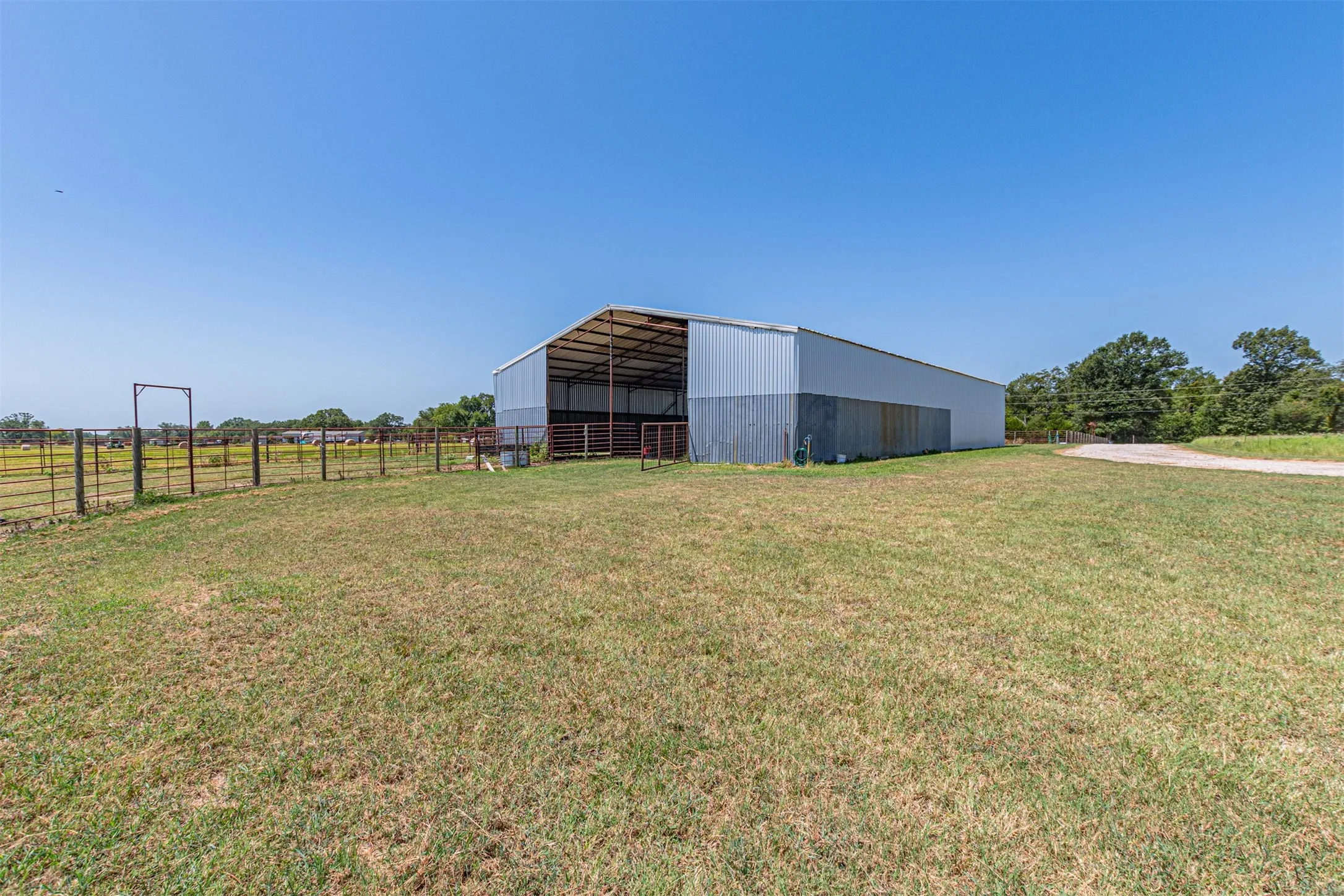 Single Family Residence For Sale in Rains County , 2141 Rs County Road 2250, Alba, Texas 75410, 3 Bedroom, 2 Bathroom, 2 Garage spaces, 2,171 Sqft, built in 2024, mls#21352383, Real Estate Agent in Alba, Homes For Sale in Rains county, Homes For Sale in Alba, Realtor in Alba Texas, Real Estate Brokerage Independent Realty Texas, Luminita Cordes Realtor