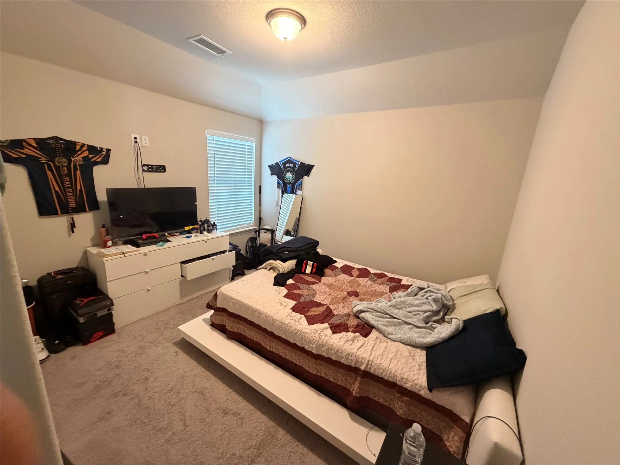 3 bedroom located in level 2