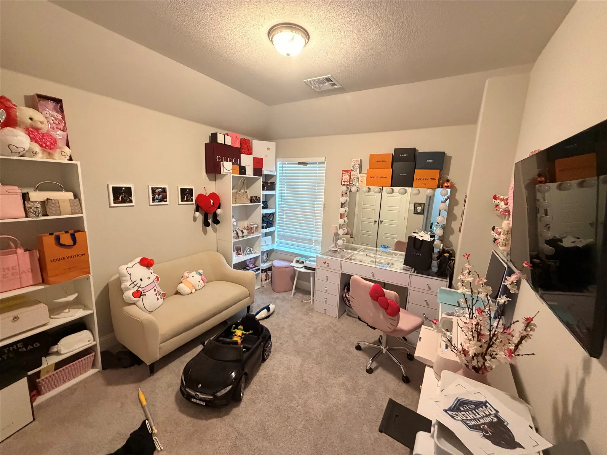 2nd bedroom located in level 2