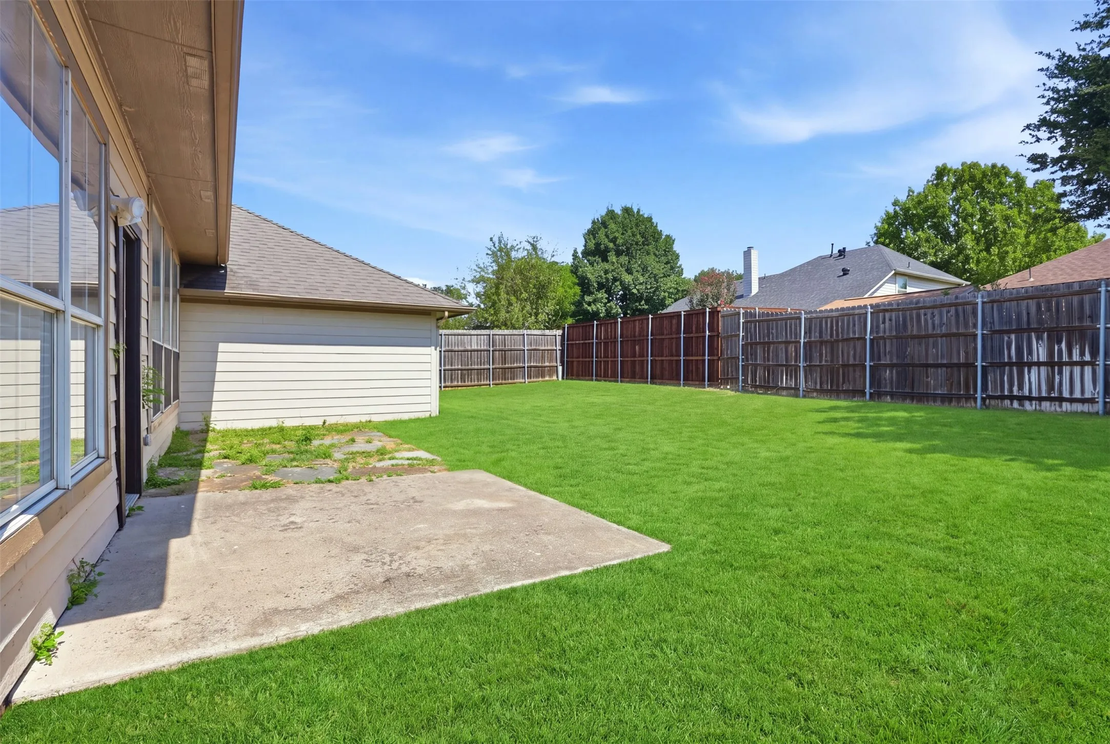 Single Family Residence For Sale in Tarrant County , 2005 Melissa Diane Street, Mansfield, Texas 76063, 3 Bedroom, 2 Bathroom, 2 Garage spaces, 1,813 Sqft, built in 1995, mls#21348799, Real Estate Agent in Mansfield, Homes For Sale in Tarrant county, Homes For Sale in Mansfield, Realtor in Mansfield Texas, Real Estate Brokerage Independent Realty Texas, Luminita Cordes Realtor