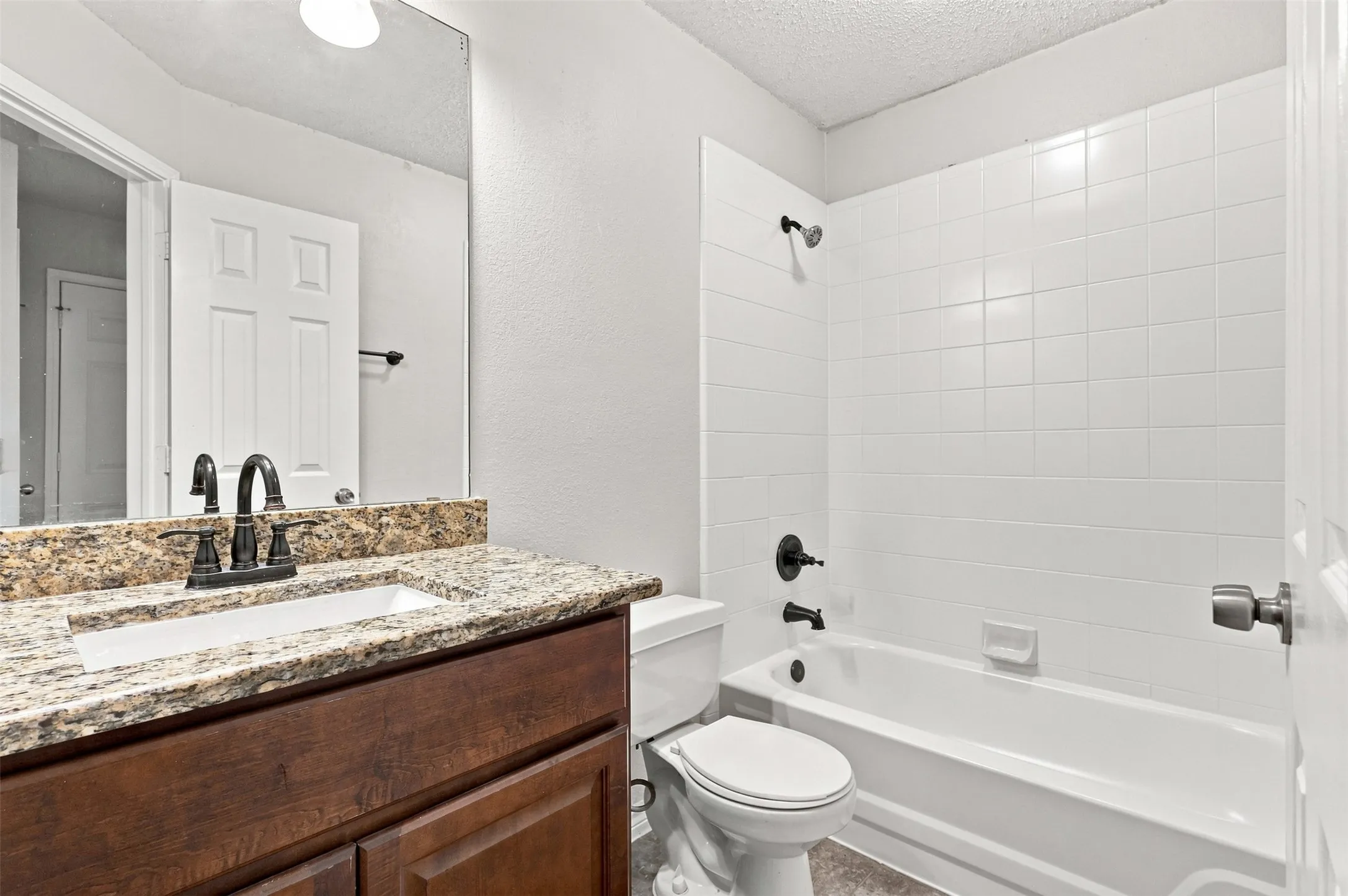 Single Family Residence For Sale in Tarrant County , 2005 Melissa Diane Street, Mansfield, Texas 76063, 3 Bedroom, 2 Bathroom, 2 Garage spaces, 1,813 Sqft, built in 1995, mls#21348799, Real Estate Agent in Mansfield, Homes For Sale in Tarrant county, Homes For Sale in Mansfield, Realtor in Mansfield Texas, Real Estate Brokerage Independent Realty Texas, Luminita Cordes Realtor
