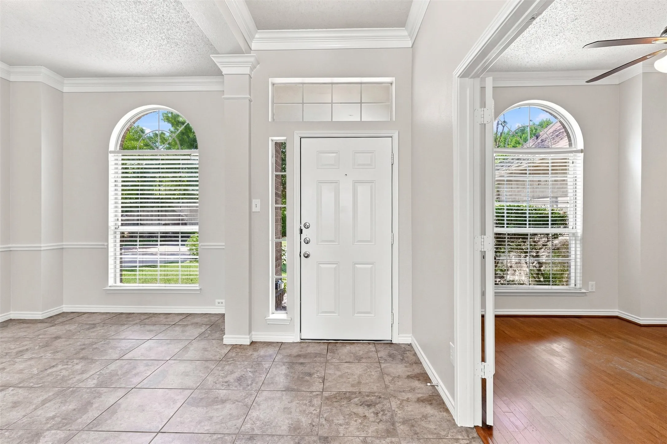 Single Family Residence For Sale in Tarrant County , 2005 Melissa Diane Street, Mansfield, Texas 76063, 3 Bedroom, 2 Bathroom, 2 Garage spaces, 1,813 Sqft, built in 1995, mls#21348799, Real Estate Agent in Mansfield, Homes For Sale in Tarrant county, Homes For Sale in Mansfield, Realtor in Mansfield Texas, Real Estate Brokerage Independent Realty Texas, Luminita Cordes Realtor