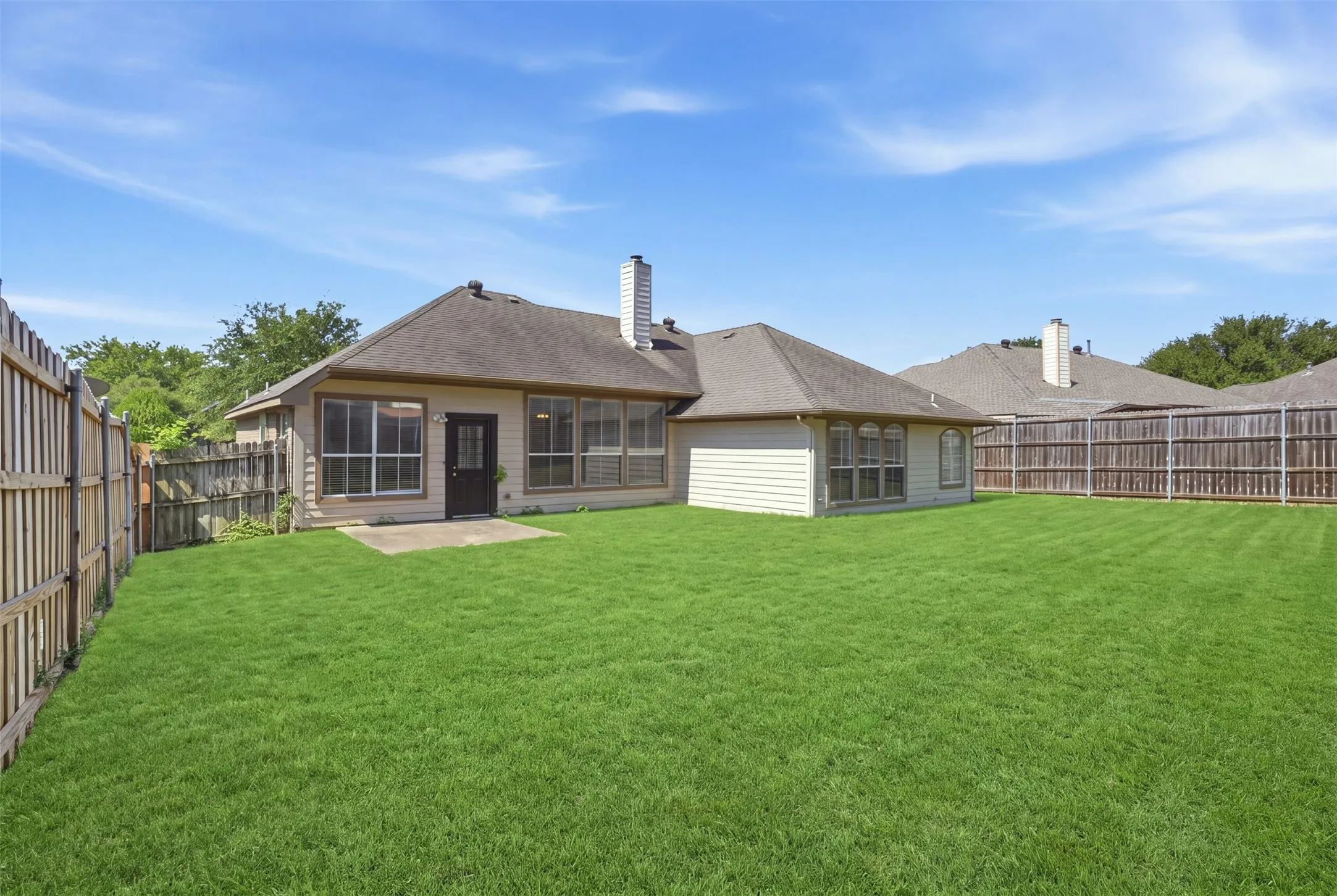 Single Family Residence For Sale in Tarrant County , 2005 Melissa Diane Street, Mansfield, Texas 76063, 3 Bedroom, 2 Bathroom, 2 Garage spaces, 1,813 Sqft, built in 1995, mls#21348799, Real Estate Agent in Mansfield, Homes For Sale in Tarrant county, Homes For Sale in Mansfield, Realtor in Mansfield Texas, Real Estate Brokerage Independent Realty Texas, Luminita Cordes Realtor