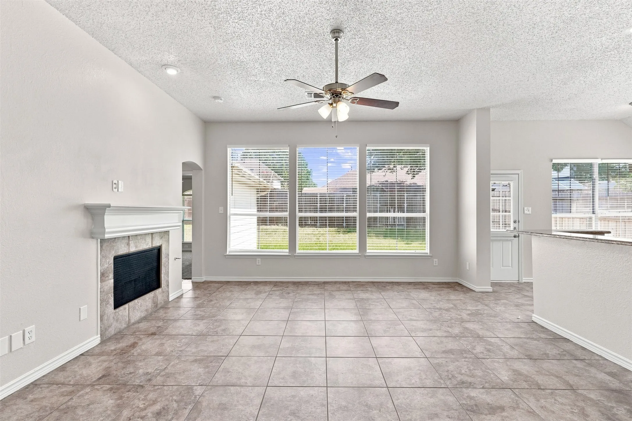 Single Family Residence For Sale in Tarrant County , 2005 Melissa Diane Street, Mansfield, Texas 76063, 3 Bedroom, 2 Bathroom, 2 Garage spaces, 1,813 Sqft, built in 1995, mls#21348799, Real Estate Agent in Mansfield, Homes For Sale in Tarrant county, Homes For Sale in Mansfield, Realtor in Mansfield Texas, Real Estate Brokerage Independent Realty Texas, Luminita Cordes Realtor