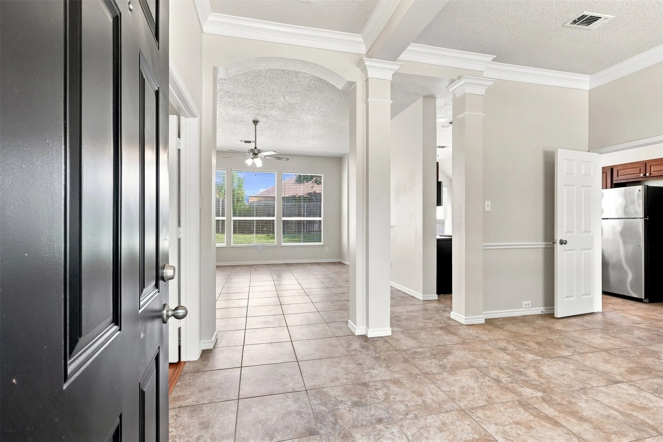 Single Family Residence For Sale in Tarrant County , 2005 Melissa Diane Street, Mansfield, Texas 76063, 3 Bedroom, 2 Bathroom, 2 Garage spaces, 1,813 Sqft, built in 1995, mls#21348799, Real Estate Agent in Mansfield, Homes For Sale in Tarrant county, Homes For Sale in Mansfield, Realtor in Mansfield Texas, Real Estate Brokerage Independent Realty Texas, Luminita Cordes Realtor