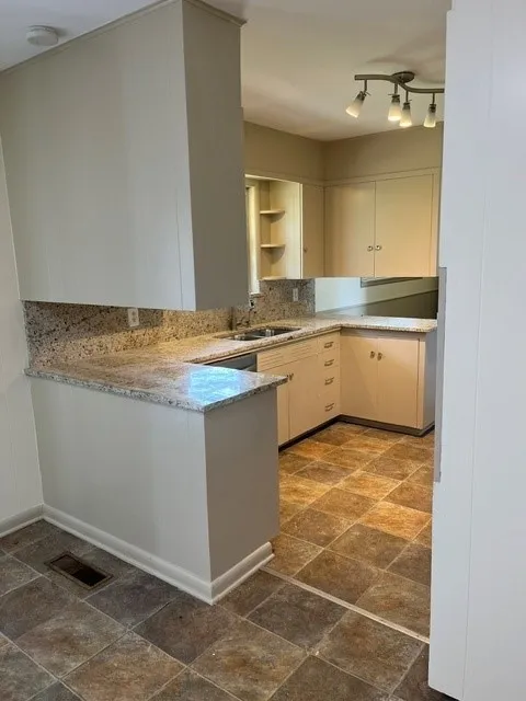 Single Family Residence For Rent in Montague County , 568 Fm 1125, Bowie, Texas 76230, 3 Bedroom, 2 Bathroom, 2 Garage spaces, 1,588 Sqft, built in 1960, mls#21352399, Real Estate Agent in Bowie, Homes For Rent in Montague county, Homes For Rent in Bowie, Realtor in Bowie Texas, Real Estate Brokerage Independent Realty Texas, Luminita Cordes Realtor