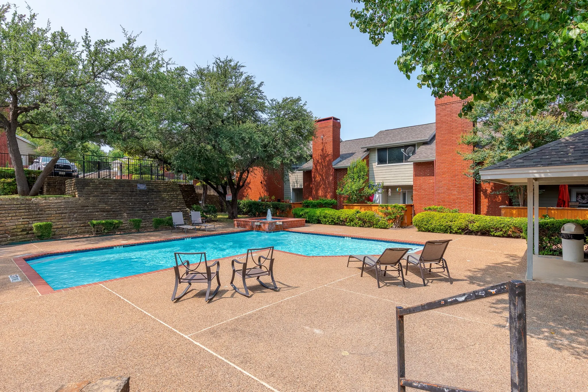 Condominium For Sale in Dallas County , 8404 Forest Lane 203, Dallas, Texas 75243, 1 Bedroom, 2 Bathroom, Garage spaces, 745 Sqft, built in 1984, mls#21348681, Real Estate Agent in Dallas, Homes For Sale in Dallas county, Homes For Sale in Dallas, Realtor in Dallas Texas, Real Estate Brokerage Independent Realty Texas, Luminita Cordes Realtor