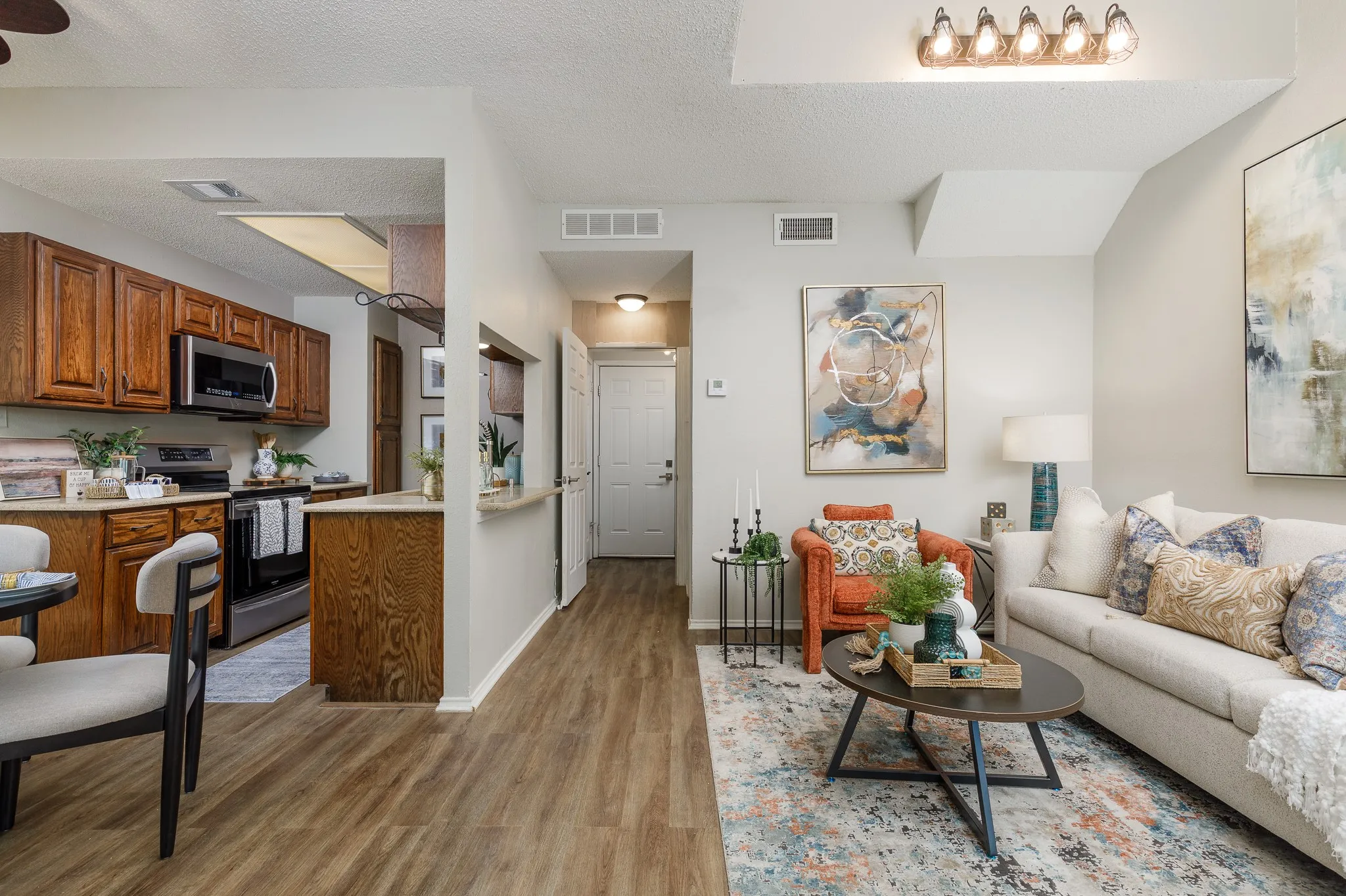 Condominium For Sale in Dallas County , 8404 Forest Lane 203, Dallas, Texas 75243, 1 Bedroom, 2 Bathroom, Garage spaces, 745 Sqft, built in 1984, mls#21348681, Real Estate Agent in Dallas, Homes For Sale in Dallas county, Homes For Sale in Dallas, Realtor in Dallas Texas, Real Estate Brokerage Independent Realty Texas, Luminita Cordes Realtor