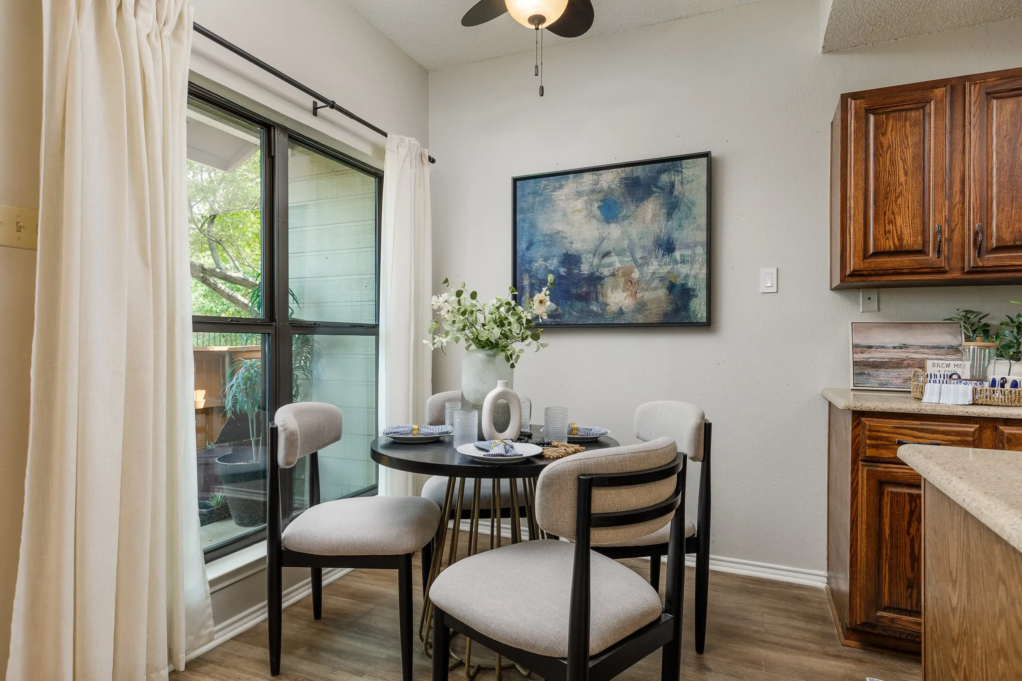 Condominium For Sale in Dallas County , 8404 Forest Lane 203, Dallas, Texas 75243, 1 Bedroom, 2 Bathroom, Garage spaces, 745 Sqft, built in 1984, mls#21348681, Real Estate Agent in Dallas, Homes For Sale in Dallas county, Homes For Sale in Dallas, Realtor in Dallas Texas, Real Estate Brokerage Independent Realty Texas, Luminita Cordes Realtor