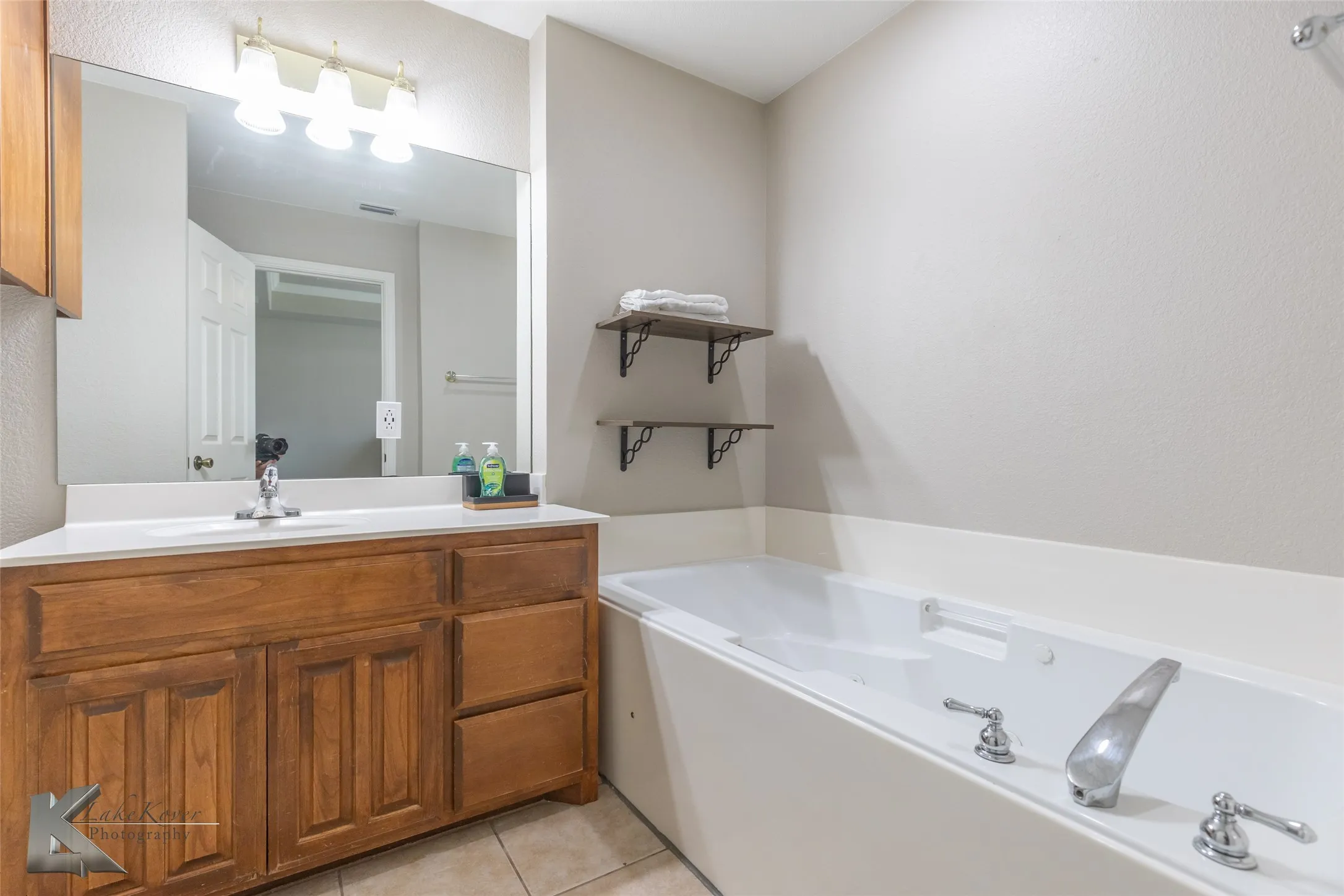 Single Family Residence For Rent in Taylor County , 6670 Picadilly Street, Abilene, Texas 79606, 4 Bedroom, 2 Bathroom, 2 Garage spaces, 1,895 Sqft, built in 2003, mls#21352176, Real Estate Agent in Abilene, Homes For Rent in Taylor county, Homes For Rent in Abilene, Realtor in Abilene Texas, Real Estate Brokerage Independent Realty Texas, Luminita Cordes Realtor