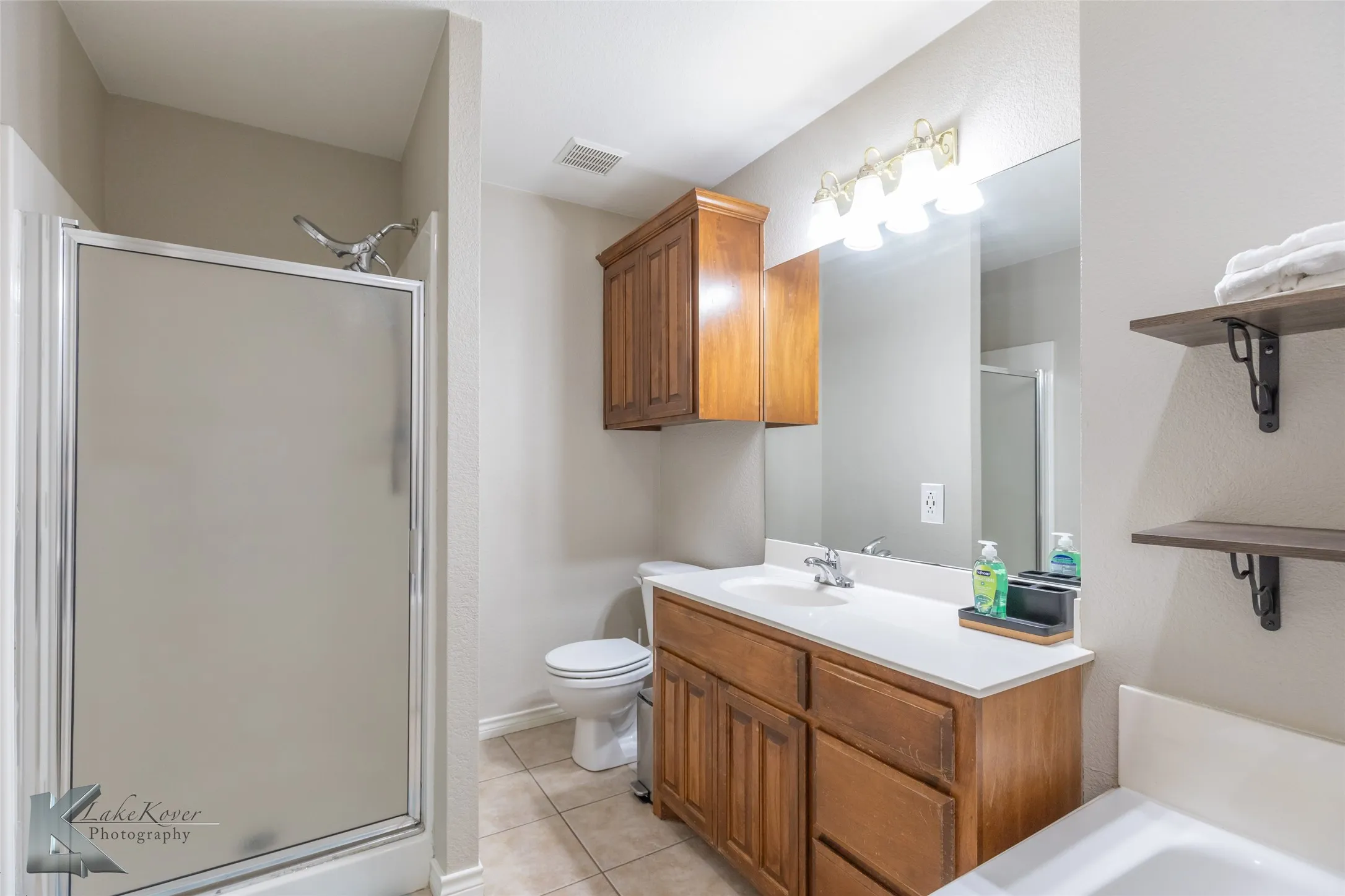 Single Family Residence For Rent in Taylor County , 6670 Picadilly Street, Abilene, Texas 79606, 4 Bedroom, 2 Bathroom, 2 Garage spaces, 1,895 Sqft, built in 2003, mls#21352176, Real Estate Agent in Abilene, Homes For Rent in Taylor county, Homes For Rent in Abilene, Realtor in Abilene Texas, Real Estate Brokerage Independent Realty Texas, Luminita Cordes Realtor