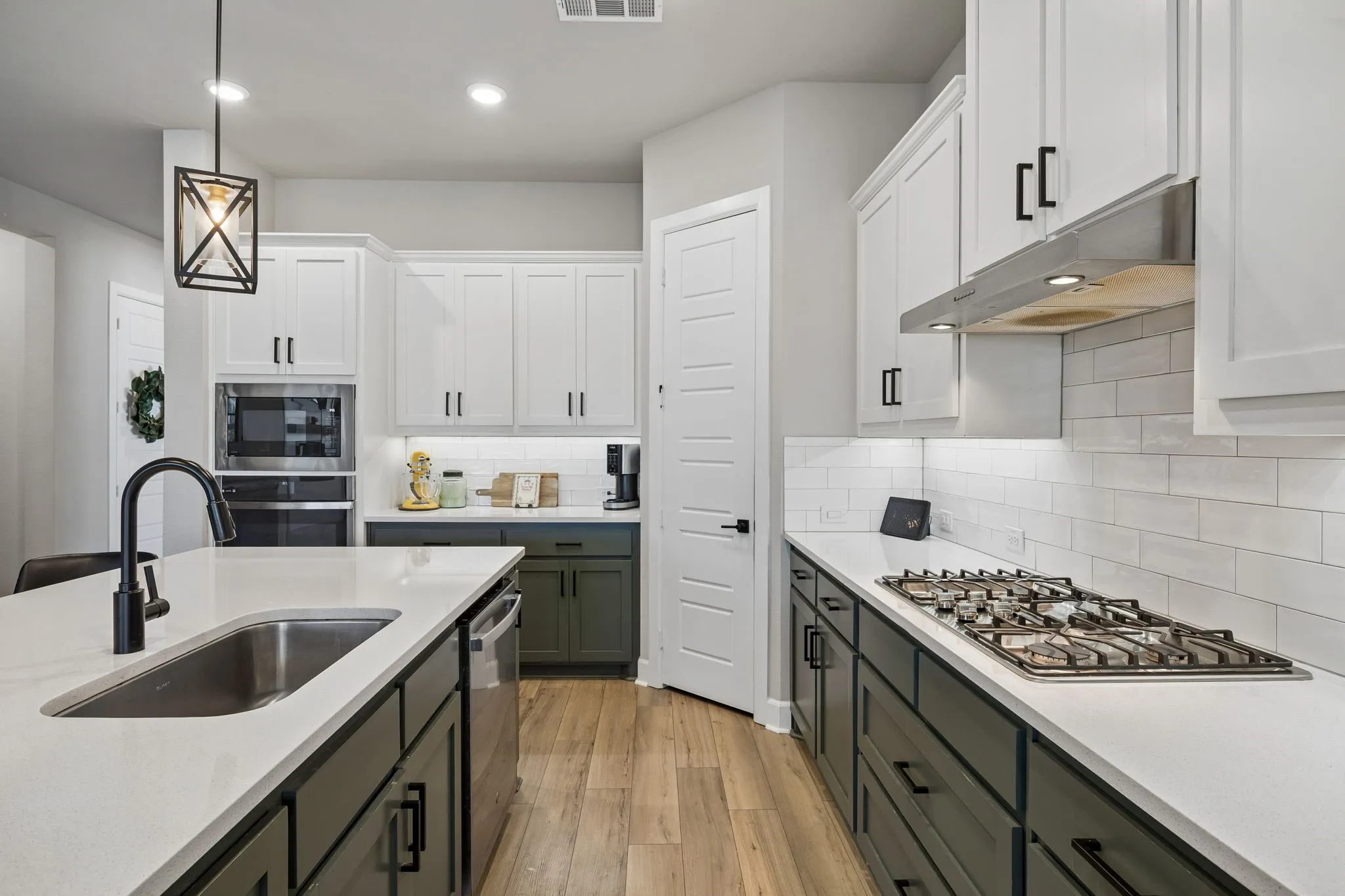 Single Family Residence For Sale in Denton County , 2232 Robin Way, Northlake, Texas 76247, 4 Bedroom, 3 Bathroom, 2 Garage spaces, 2,357 Sqft, built in 2022, mls#21350301, Real Estate Agent in Northlake, Homes For Sale in Denton county, Homes For Sale in Northlake, Realtor in Northlake Texas, Real Estate Brokerage Independent Realty Texas, Luminita Cordes Realtor