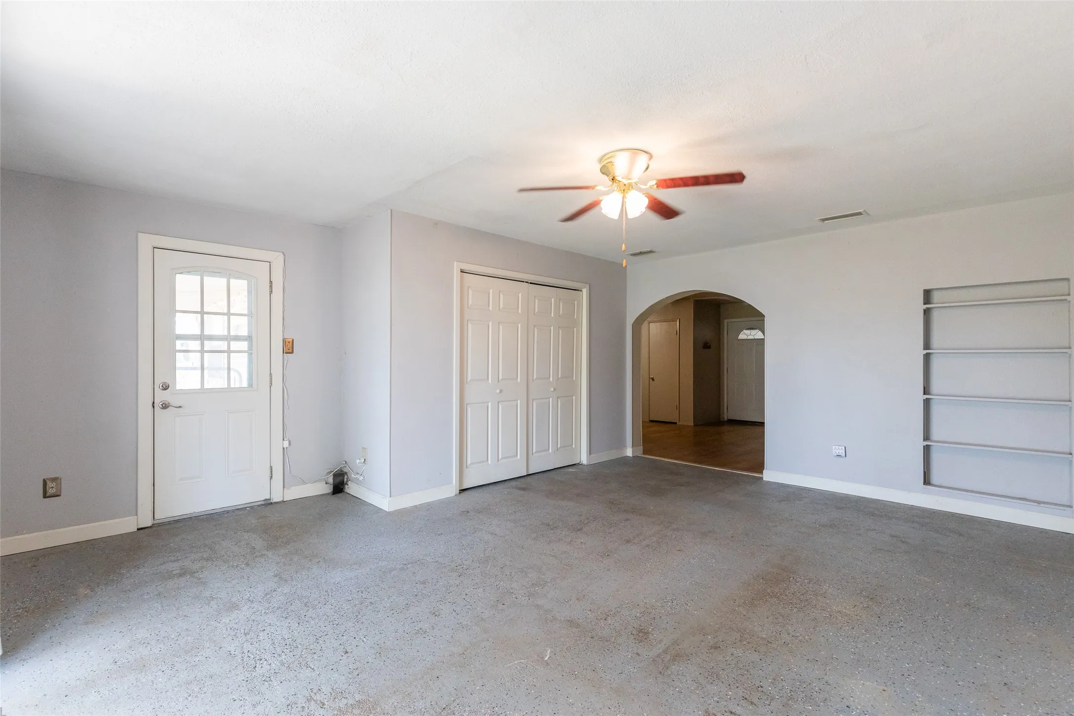 Single Family Residence For Sale in Taylor County , 2502 Bennett Drive, Abilene, Texas 79605, 4 Bedroom, 2 Bathroom, Garage spaces, 1,660 Sqft, built in 1958, mls#21350481, Real Estate Agent in Abilene, Homes For Sale in Taylor county, Homes For Sale in Abilene, Realtor in Abilene Texas, Real Estate Brokerage Independent Realty Texas, Luminita Cordes Realtor