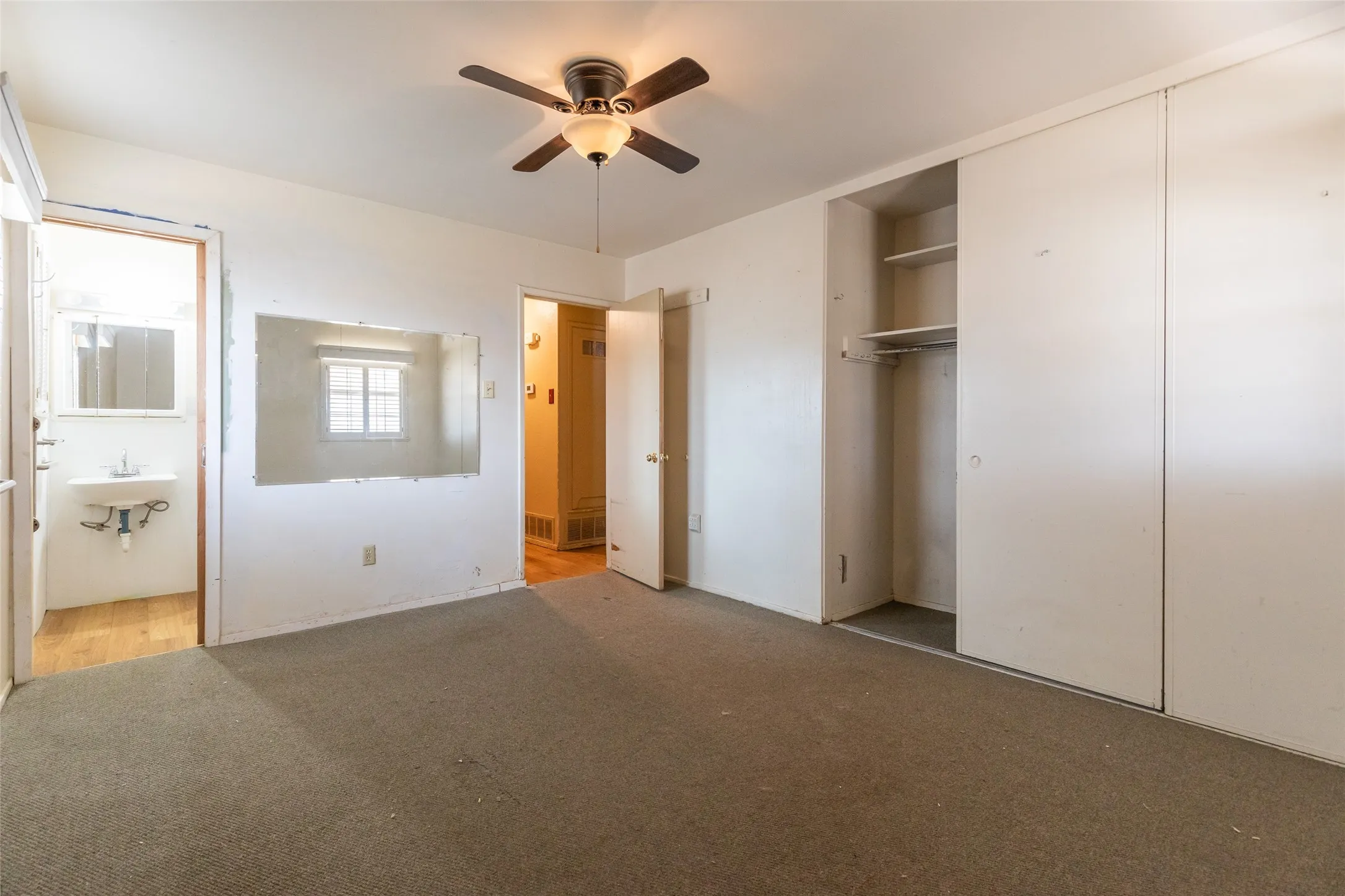Single Family Residence For Sale in Taylor County , 2502 Bennett Drive, Abilene, Texas 79605, 4 Bedroom, 2 Bathroom, Garage spaces, 1,660 Sqft, built in 1958, mls#21350481, Real Estate Agent in Abilene, Homes For Sale in Taylor county, Homes For Sale in Abilene, Realtor in Abilene Texas, Real Estate Brokerage Independent Realty Texas, Luminita Cordes Realtor