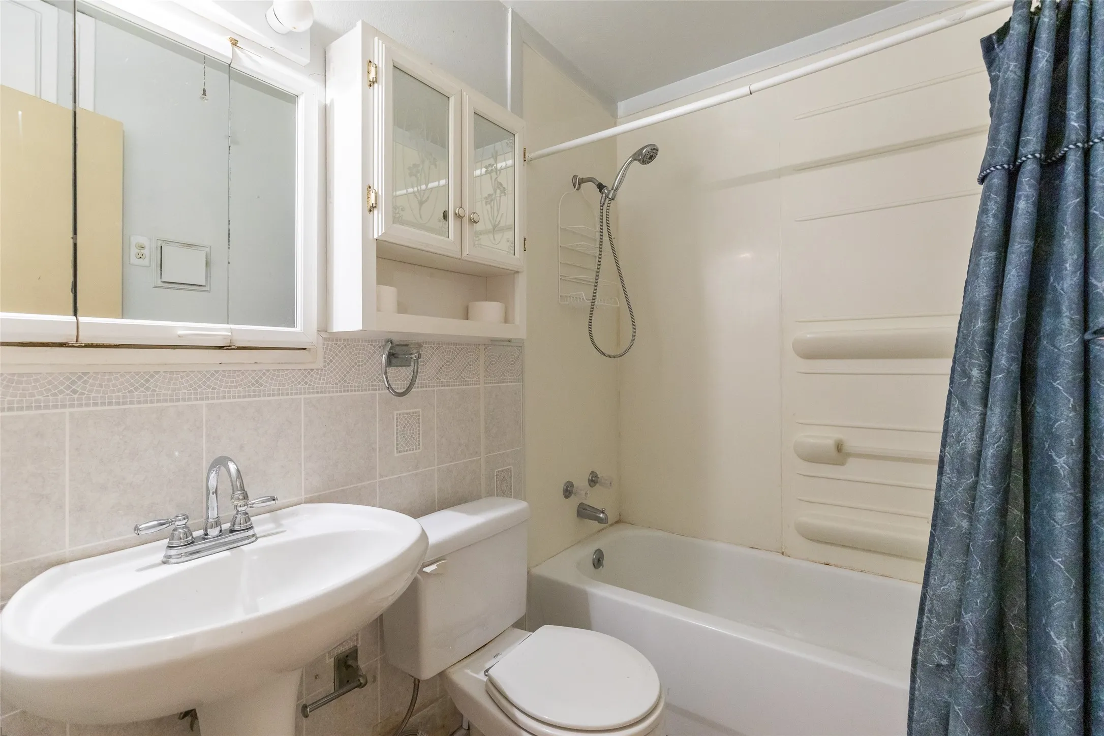 Single Family Residence For Sale in Taylor County , 2502 Bennett Drive, Abilene, Texas 79605, 4 Bedroom, 2 Bathroom, Garage spaces, 1,660 Sqft, built in 1958, mls#21350481, Real Estate Agent in Abilene, Homes For Sale in Taylor county, Homes For Sale in Abilene, Realtor in Abilene Texas, Real Estate Brokerage Independent Realty Texas, Luminita Cordes Realtor