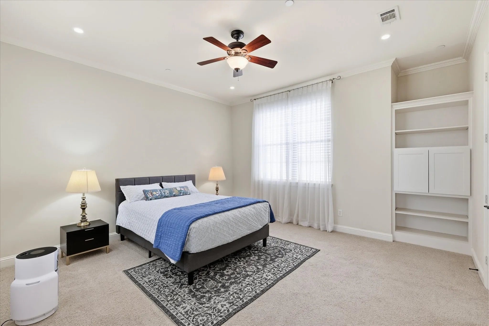 Townhouse For Sale in Dallas County , 1110 Emerson Park Lane, Irving, Texas 75063, 3 Bedroom, 4 Bathroom, 2 Garage spaces, 2,979 Sqft, built in 2006, mls#21348835, Real Estate Agent in Irving, Homes For Sale in Dallas county, Homes For Sale in Irving, Realtor in Irving Texas, Real Estate Brokerage Independent Realty Texas, Luminita Cordes Realtor