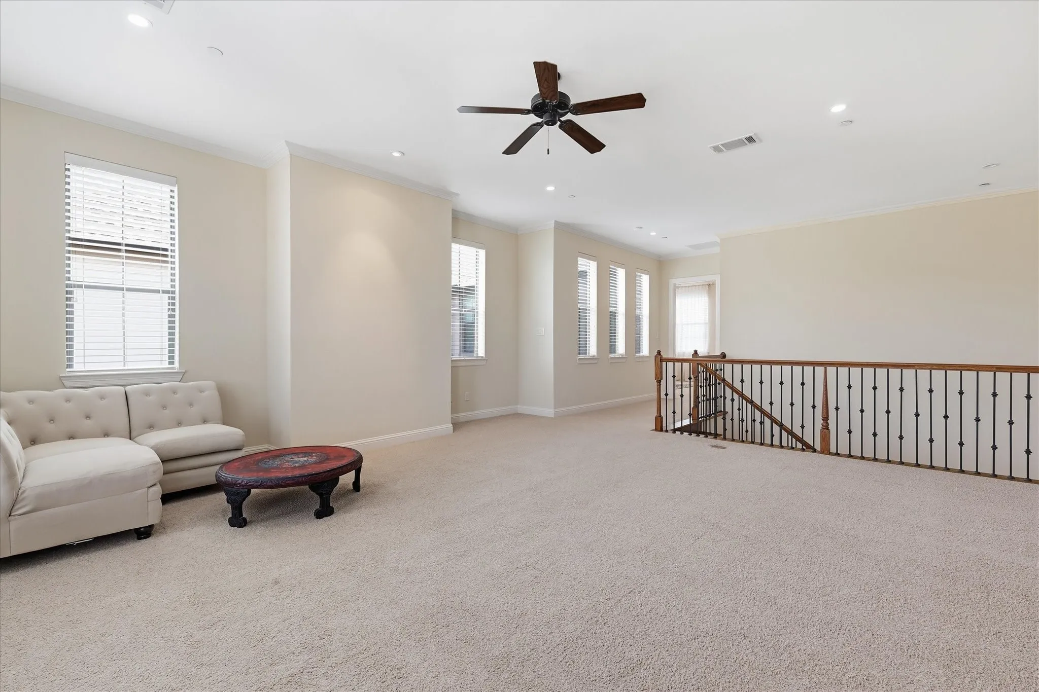 Townhouse For Sale in Dallas County , 1110 Emerson Park Lane, Irving, Texas 75063, 3 Bedroom, 4 Bathroom, 2 Garage spaces, 2,979 Sqft, built in 2006, mls#21348835, Real Estate Agent in Irving, Homes For Sale in Dallas county, Homes For Sale in Irving, Realtor in Irving Texas, Real Estate Brokerage Independent Realty Texas, Luminita Cordes Realtor