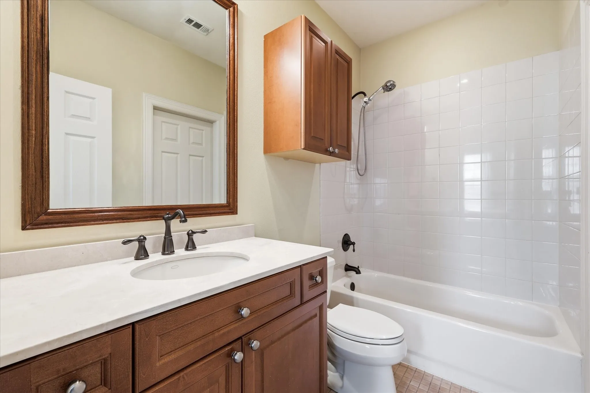 Townhouse For Sale in Dallas County , 1110 Emerson Park Lane, Irving, Texas 75063, 3 Bedroom, 4 Bathroom, 2 Garage spaces, 2,979 Sqft, built in 2006, mls#21348835, Real Estate Agent in Irving, Homes For Sale in Dallas county, Homes For Sale in Irving, Realtor in Irving Texas, Real Estate Brokerage Independent Realty Texas, Luminita Cordes Realtor