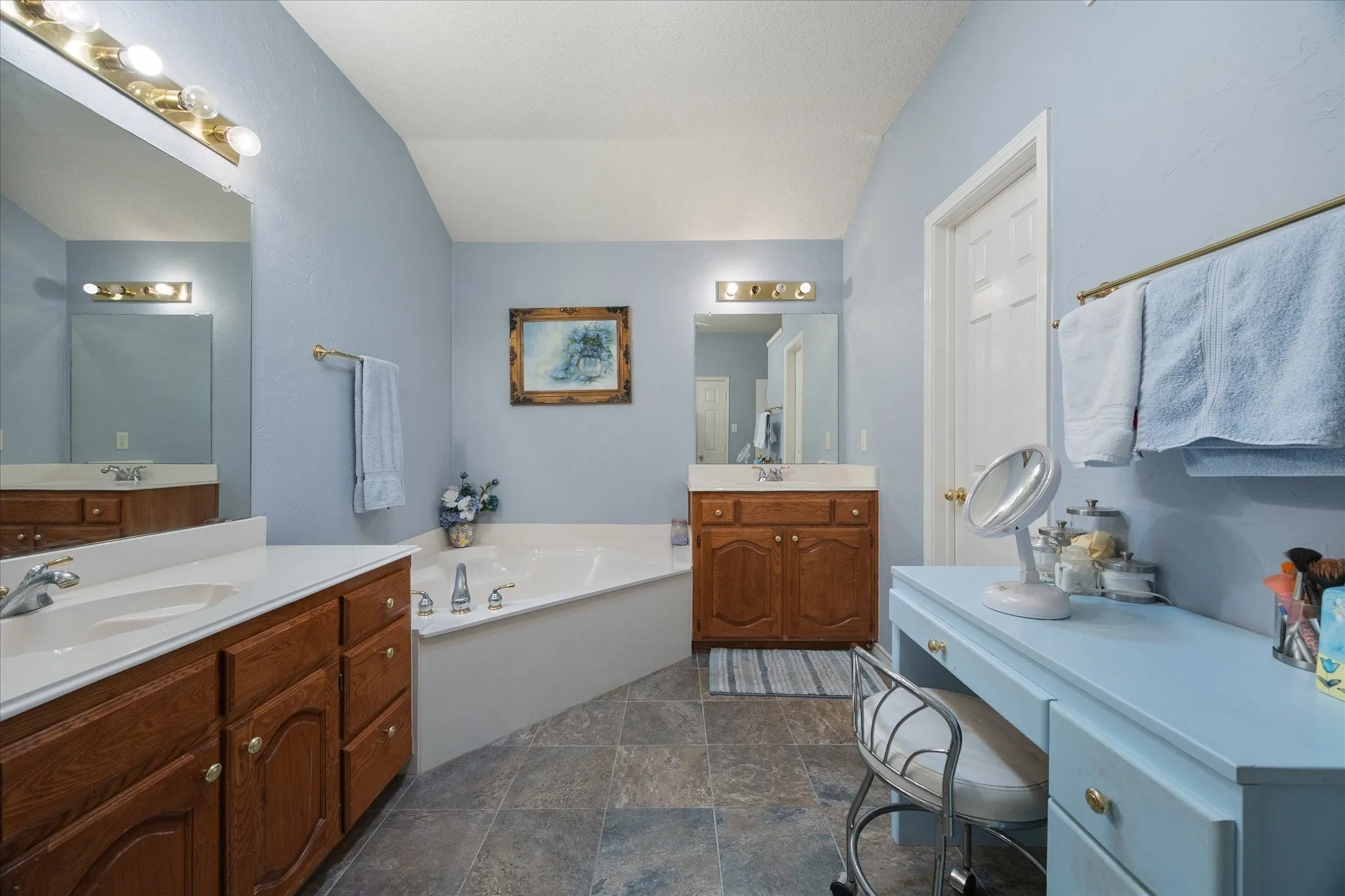 Single Family Residence For Sale in Rockwall County , 1023 High Cotton Lane, Rockwall, Texas 75087, 4 Bedroom, 3 Bathroom, 2 Garage spaces, 2,680 Sqft, built in 2001, Price $375,000, mls#21352429, Real Estate Agent in Rockwall, Homes For Sale in Rockwall county, Homes For Sale in Rockwall, Realtor in Rockwall Texas, Real Estate Brokerage Independent Realty Texas, Luminita Cordes Realtor