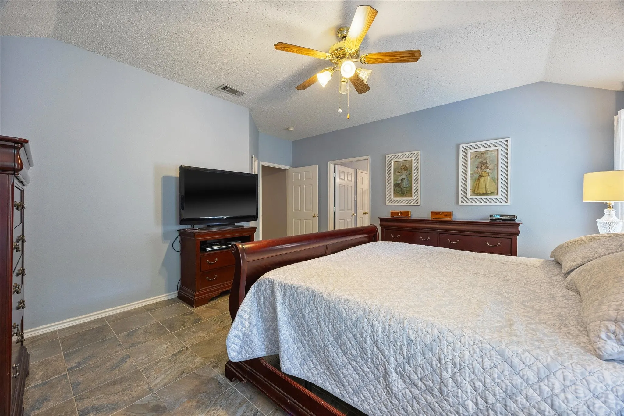 Single Family Residence For Sale in Rockwall County , 1023 High Cotton Lane, Rockwall, Texas 75087, 4 Bedroom, 3 Bathroom, 2 Garage spaces, 2,680 Sqft, built in 2001, Price $375,000, mls#21352429, Real Estate Agent in Rockwall, Homes For Sale in Rockwall county, Homes For Sale in Rockwall, Realtor in Rockwall Texas, Real Estate Brokerage Independent Realty Texas, Luminita Cordes Realtor
