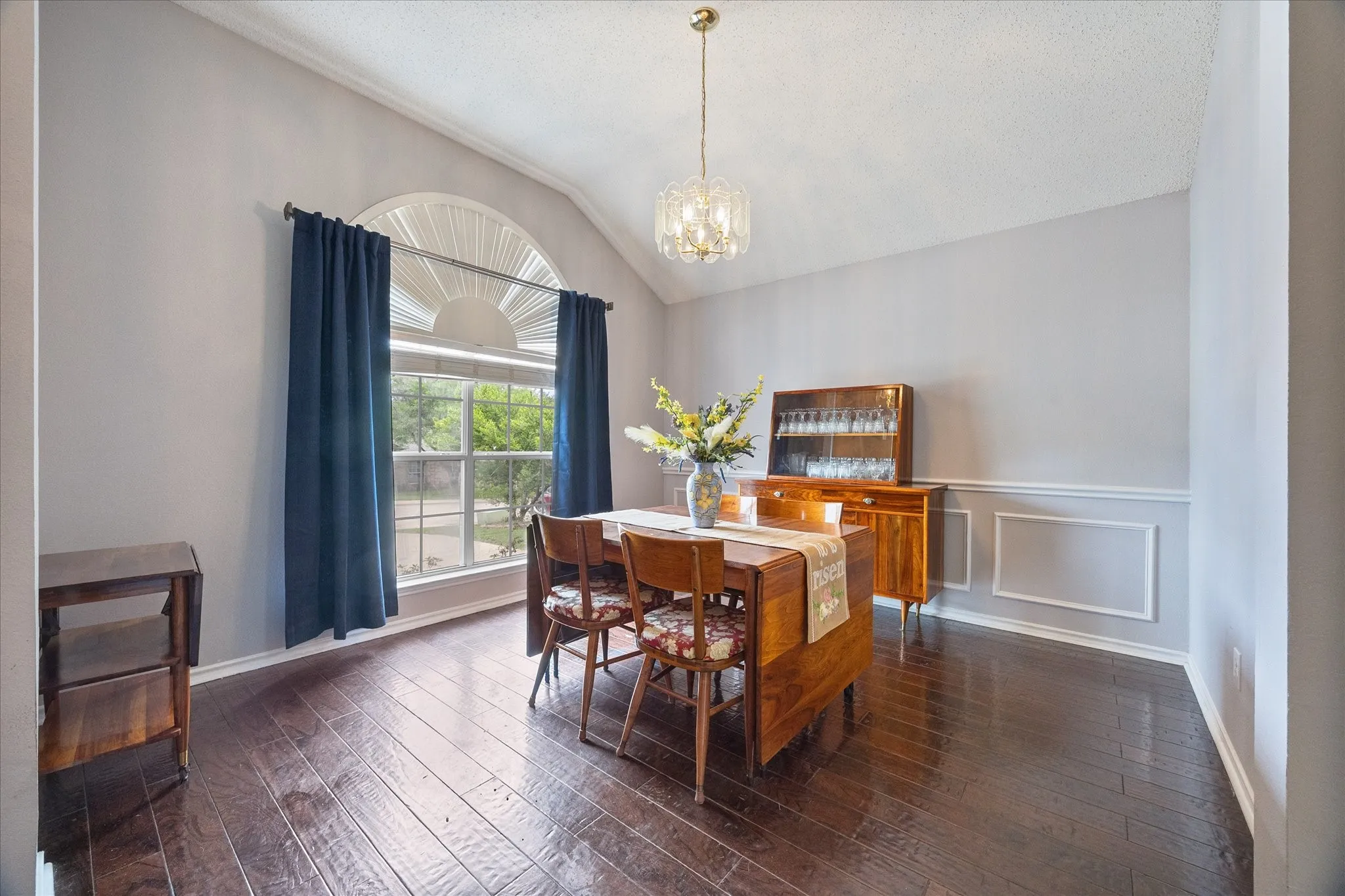 Single Family Residence For Sale in Rockwall County , 1023 High Cotton Lane, Rockwall, Texas 75087, 4 Bedroom, 3 Bathroom, 2 Garage spaces, 2,680 Sqft, built in 2001, Price $375,000, mls#21352429, Real Estate Agent in Rockwall, Homes For Sale in Rockwall county, Homes For Sale in Rockwall, Realtor in Rockwall Texas, Real Estate Brokerage Independent Realty Texas, Luminita Cordes Realtor