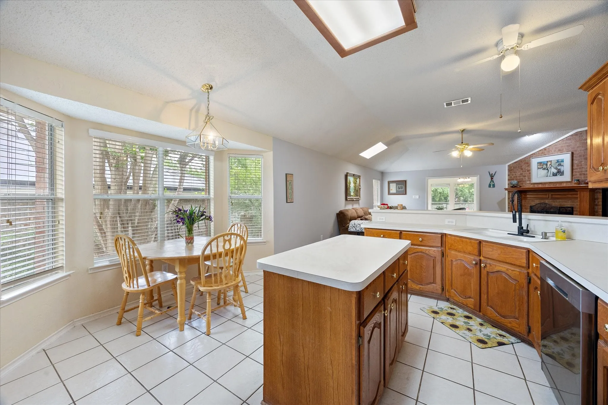Single Family Residence For Sale in Rockwall County , 1023 High Cotton Lane, Rockwall, Texas 75087, 4 Bedroom, 3 Bathroom, 2 Garage spaces, 2,680 Sqft, built in 2001, Price $375,000, mls#21352429, Real Estate Agent in Rockwall, Homes For Sale in Rockwall county, Homes For Sale in Rockwall, Realtor in Rockwall Texas, Real Estate Brokerage Independent Realty Texas, Luminita Cordes Realtor