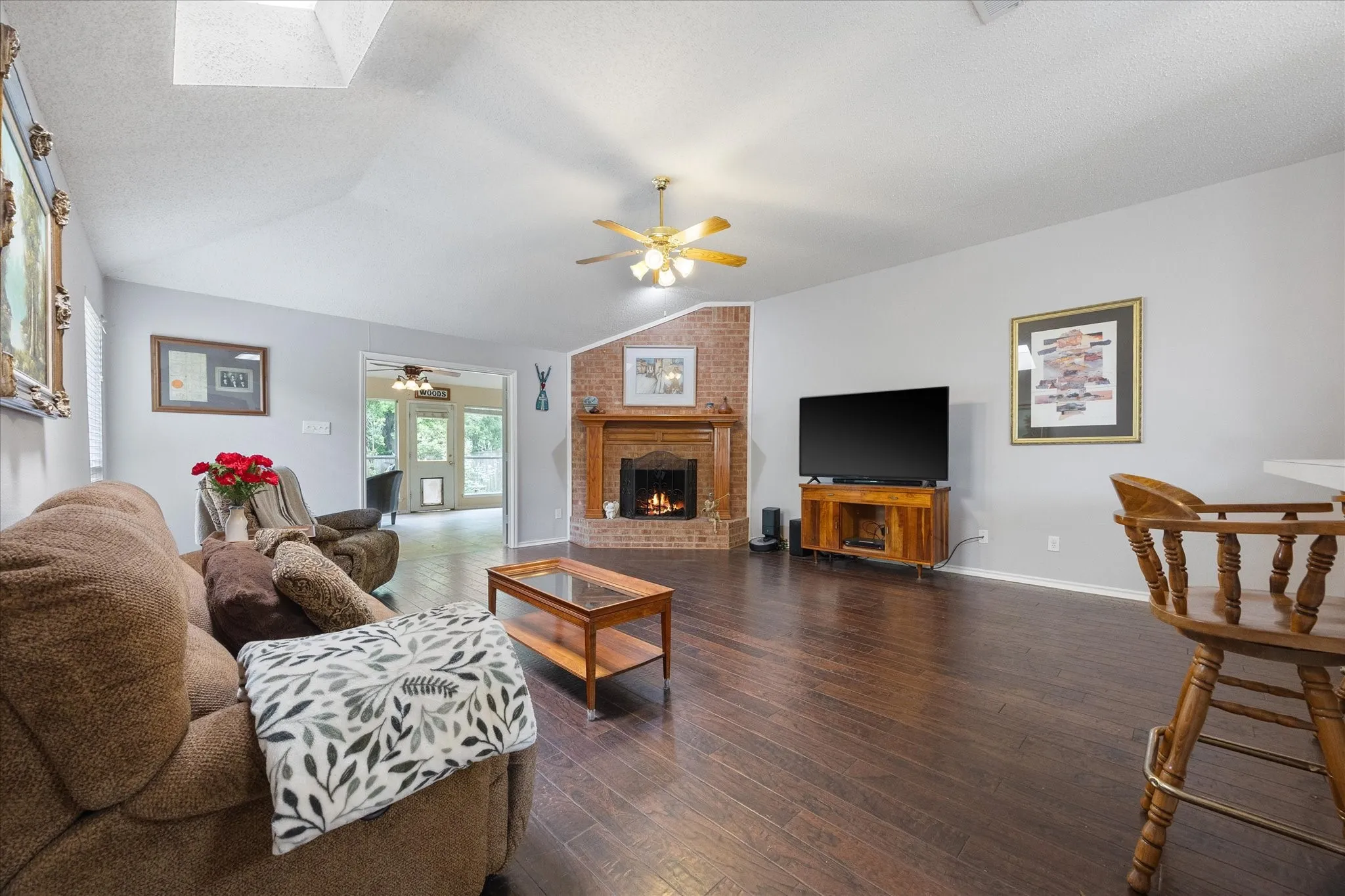 Single Family Residence For Sale in Rockwall County , 1023 High Cotton Lane, Rockwall, Texas 75087, 4 Bedroom, 3 Bathroom, 2 Garage spaces, 2,680 Sqft, built in 2001, Price $375,000, mls#21352429, Real Estate Agent in Rockwall, Homes For Sale in Rockwall county, Homes For Sale in Rockwall, Realtor in Rockwall Texas, Real Estate Brokerage Independent Realty Texas, Luminita Cordes Realtor