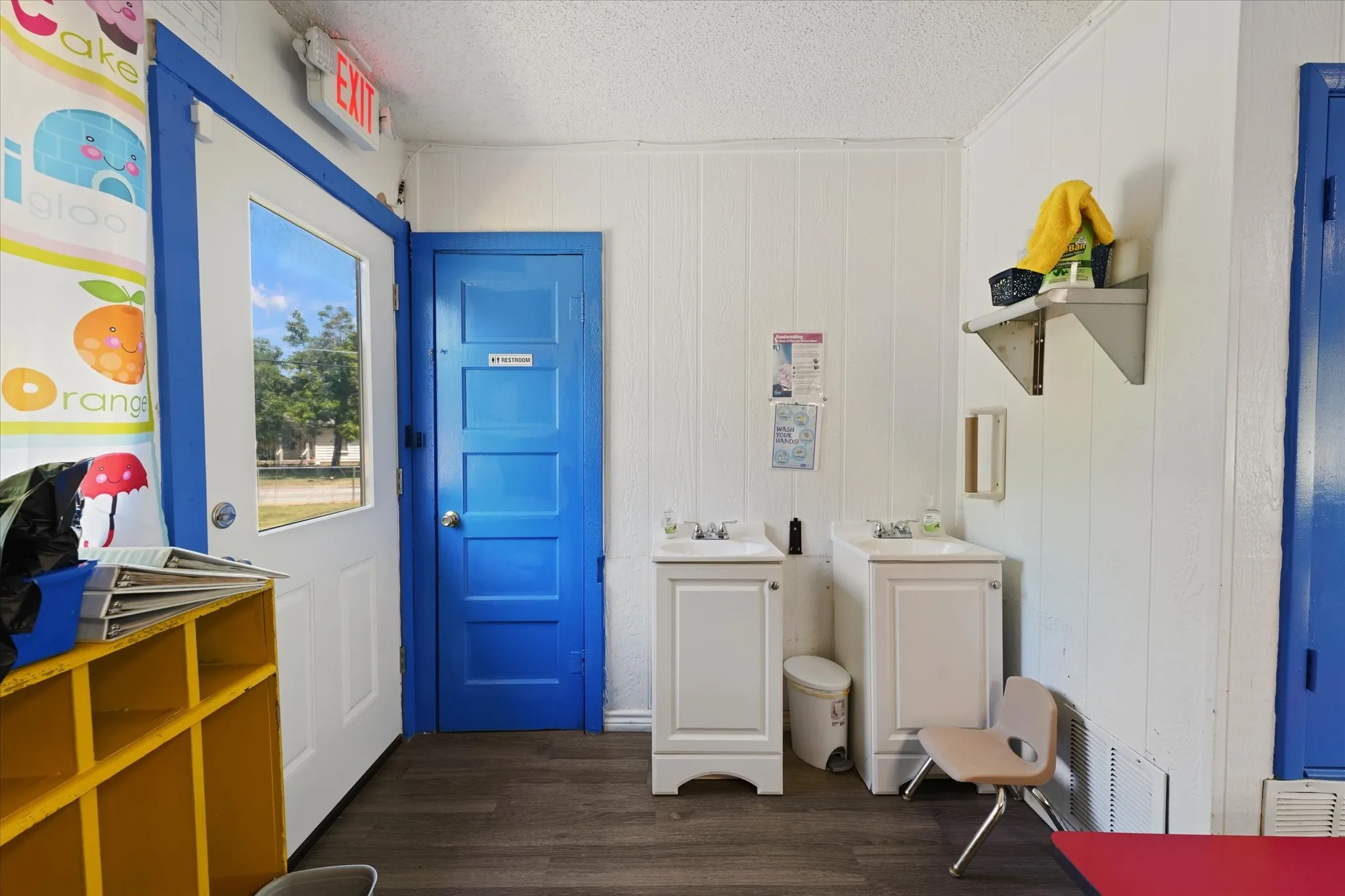 Office For Rent in Tarrant County , 652 Meadow Park Drive, White Settlement, Texas 76108, 0, 0, Garage spaces, 0 Sqft, built in 1952, mls#21350530, Real Estate Agent in White Settlement, Homes For Rent in Tarrant county, Homes For Rent in White Settlement, Realtor in White Settlement Texas, Real Estate Brokerage Independent Realty Texas, Luminita Cordes Realtor