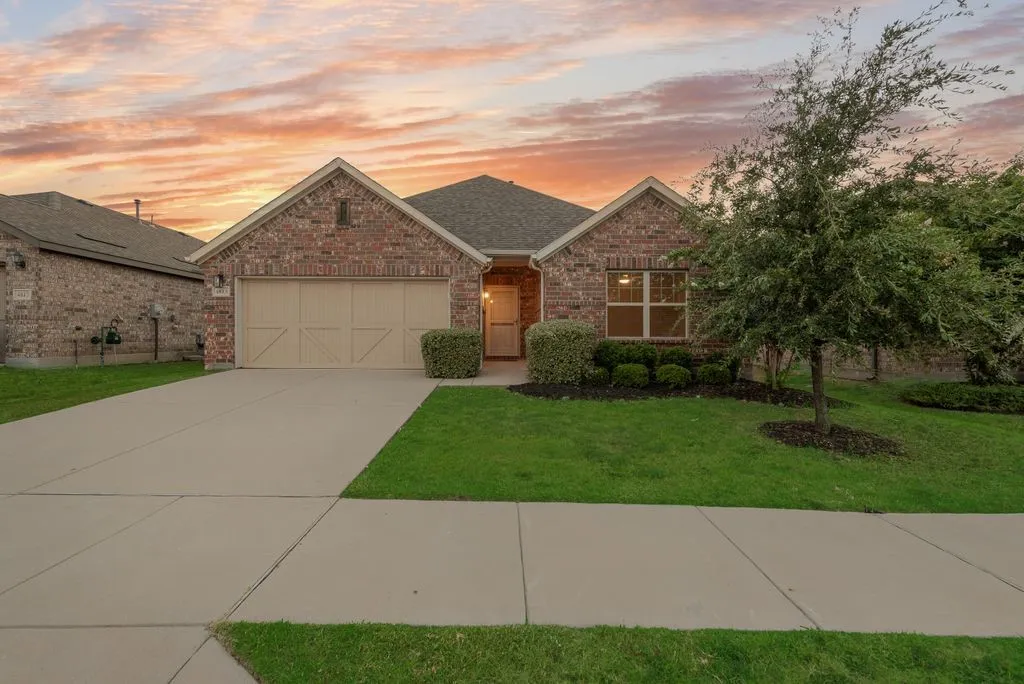 Single Family Residence For Sale in Denton County , 4813 Cleves Avenue, Celina, Texas 76227, 4 Bedroom, 2 Bathroom, 2 Garage spaces, 1,908 Sqft, built in 2020, mls#21352221, Real Estate Agent in Celina, Homes For Sale in Denton county, Homes For Sale in Celina, Realtor in Celina Texas, Real Estate Brokerage Independent Realty Texas, Luminita Cordes Realtor
