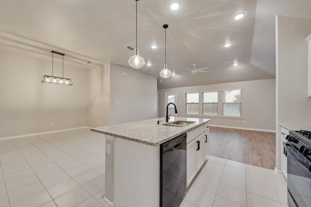 Single Family Residence For Sale in Denton County , 4813 Cleves Avenue, Celina, Texas 76227, 4 Bedroom, 2 Bathroom, 2 Garage spaces, 1,908 Sqft, built in 2020, mls#21352221, Real Estate Agent in Celina, Homes For Sale in Denton county, Homes For Sale in Celina, Realtor in Celina Texas, Real Estate Brokerage Independent Realty Texas, Luminita Cordes Realtor