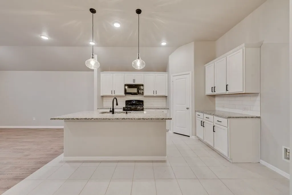 Single Family Residence For Sale in Denton County , 4813 Cleves Avenue, Celina, Texas 76227, 4 Bedroom, 2 Bathroom, 2 Garage spaces, 1,908 Sqft, built in 2020, mls#21352221, Real Estate Agent in Celina, Homes For Sale in Denton county, Homes For Sale in Celina, Realtor in Celina Texas, Real Estate Brokerage Independent Realty Texas, Luminita Cordes Realtor